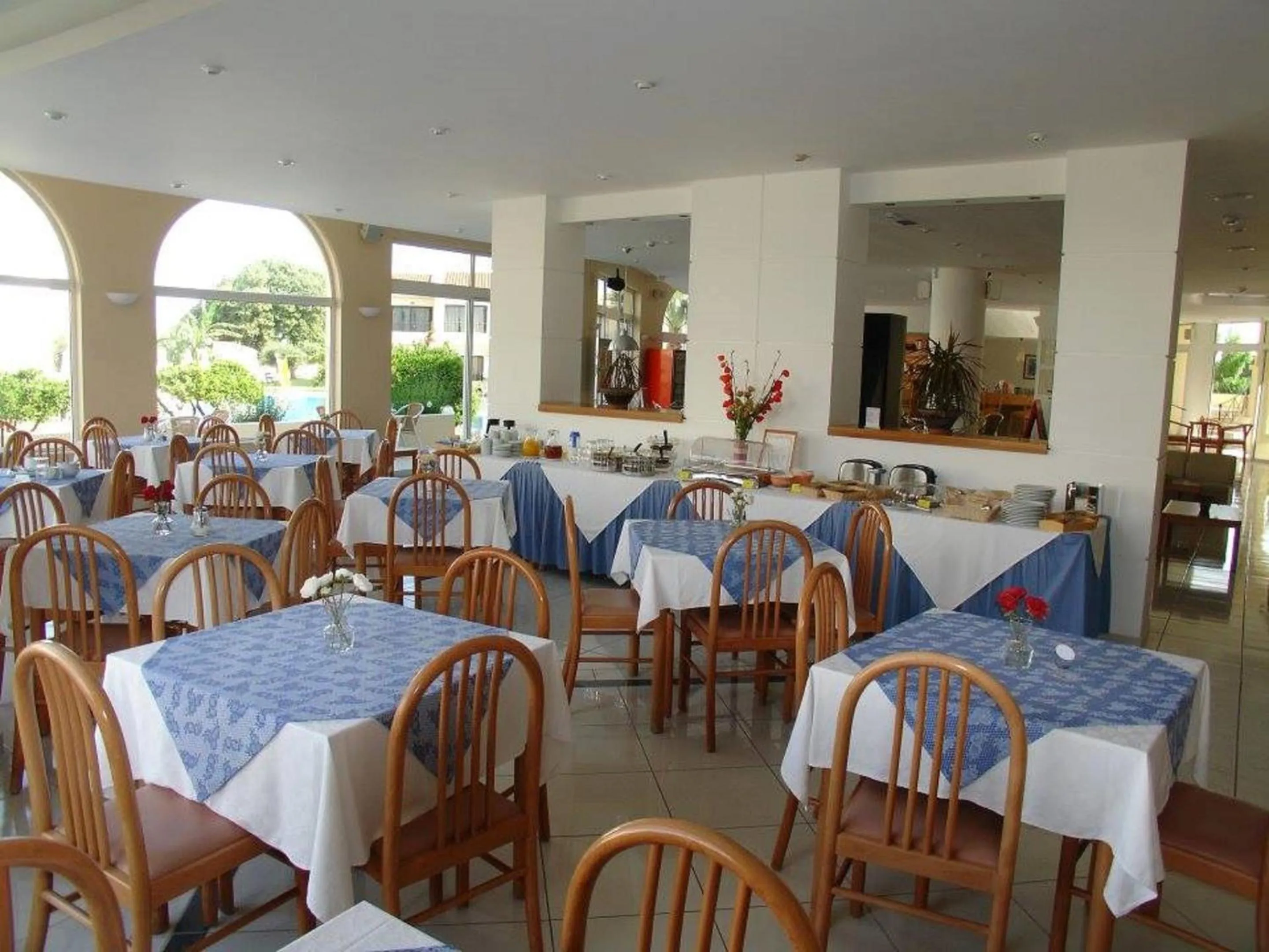 Restaurant/places to eat in Summerland Hotel