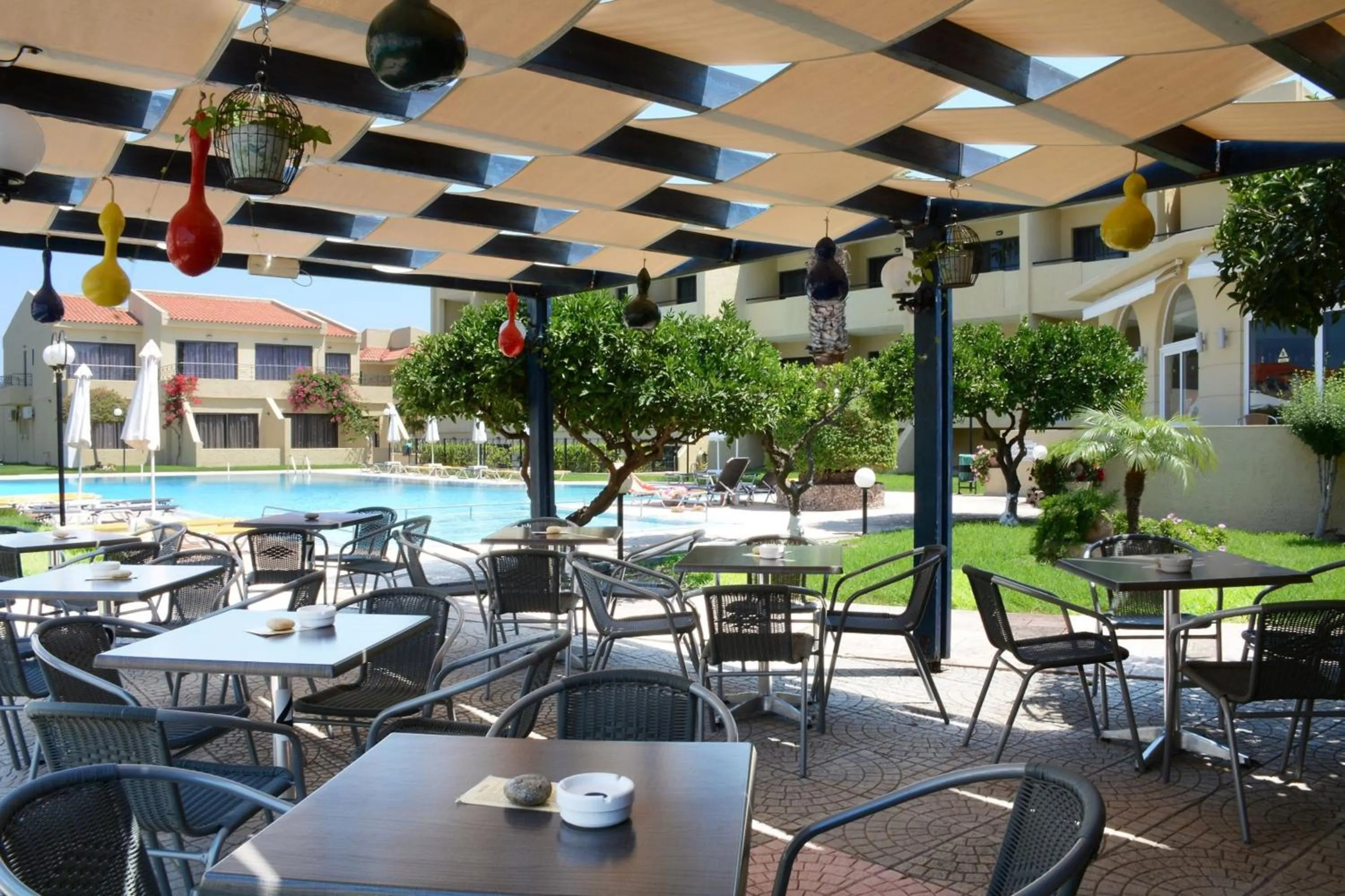 Restaurant/places to eat in Summerland Hotel