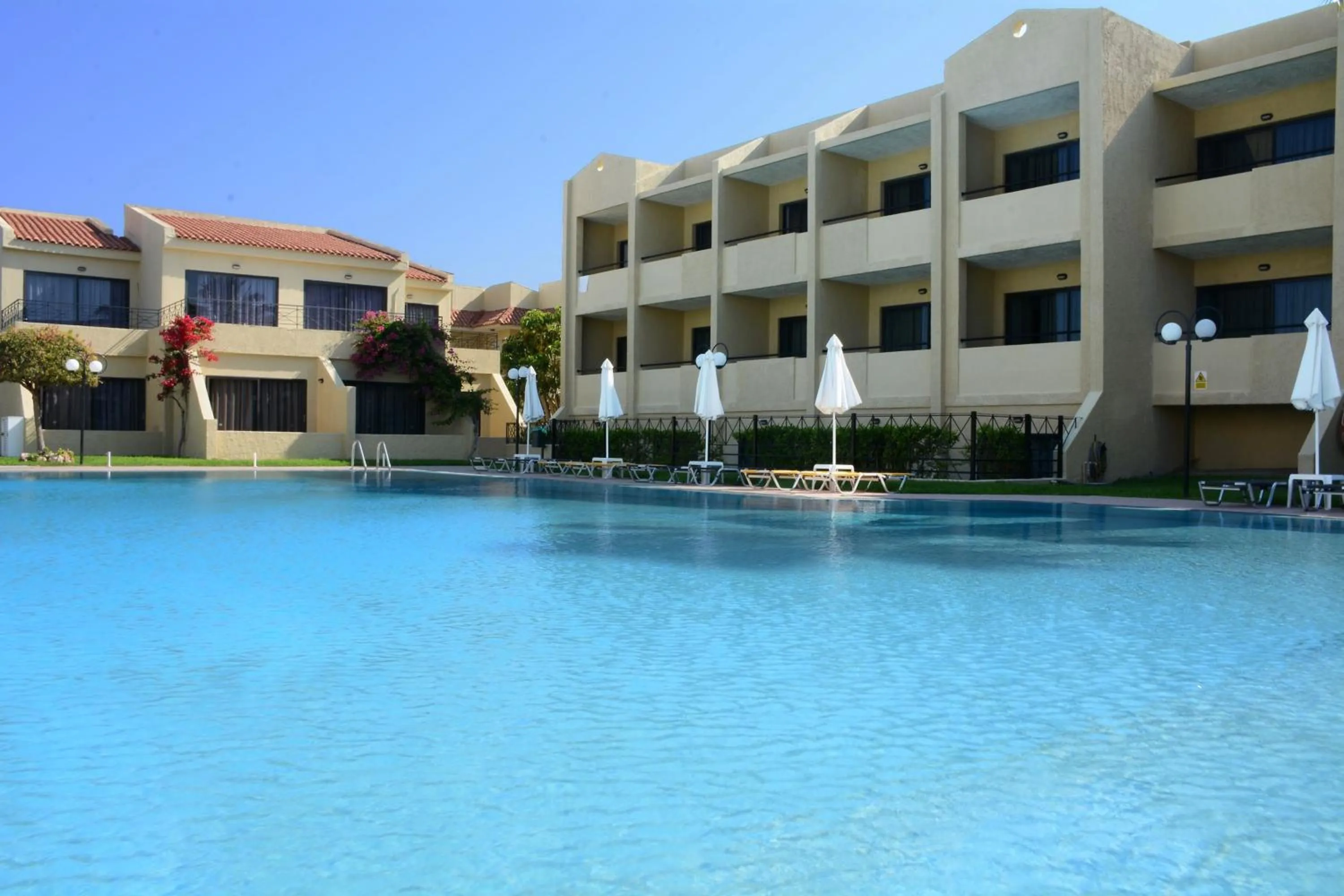 Swimming pool in Summerland Hotel