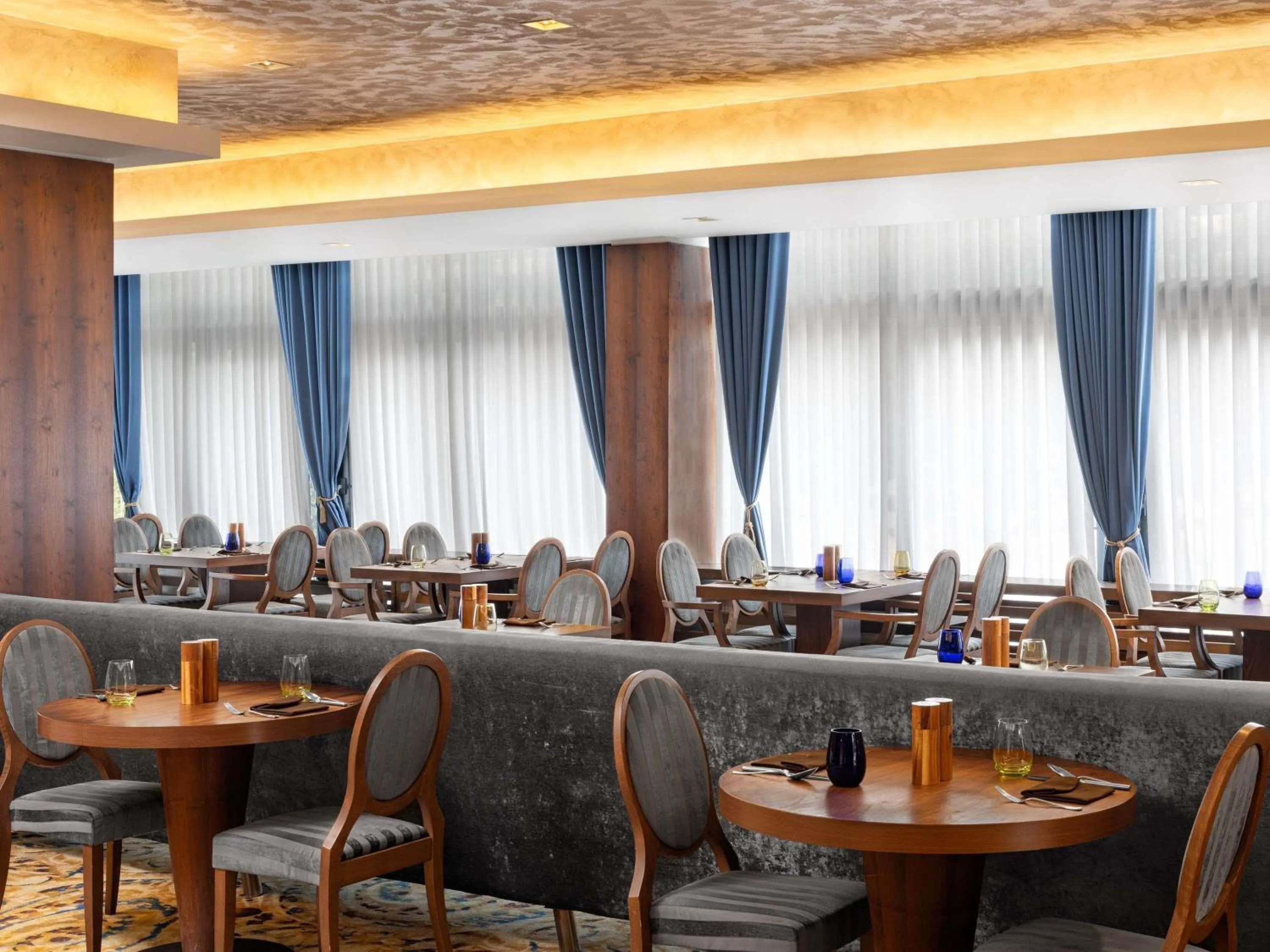 Restaurant/places to eat in Movenpick hotel Sarajevo