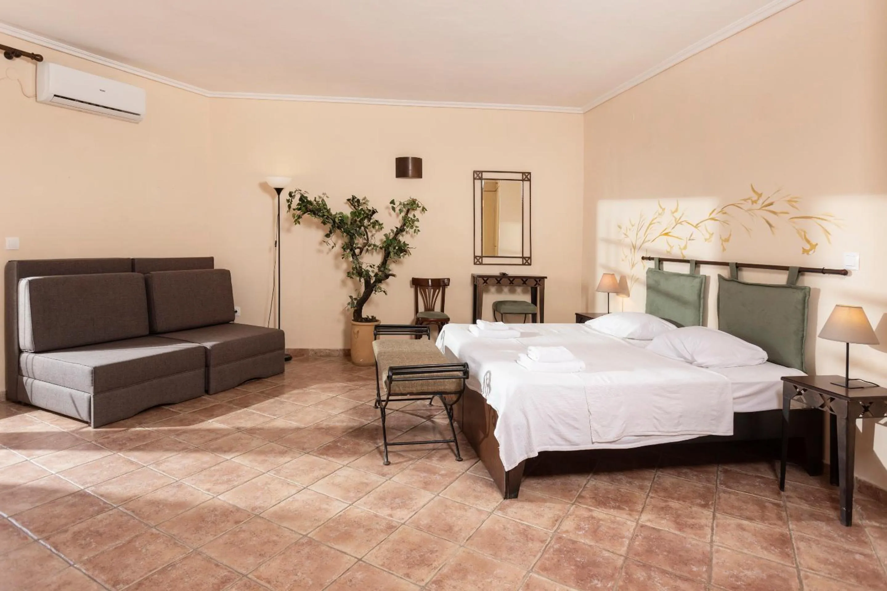 Bed in Ammon Garden Hotel