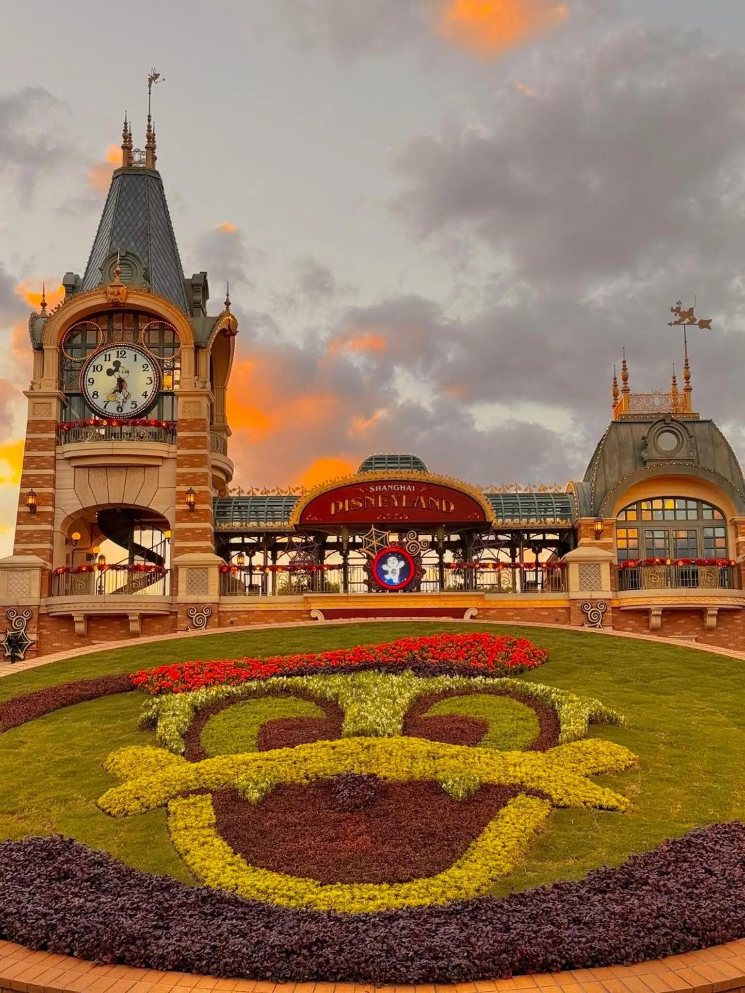 Property building in Magnificent International Hotel