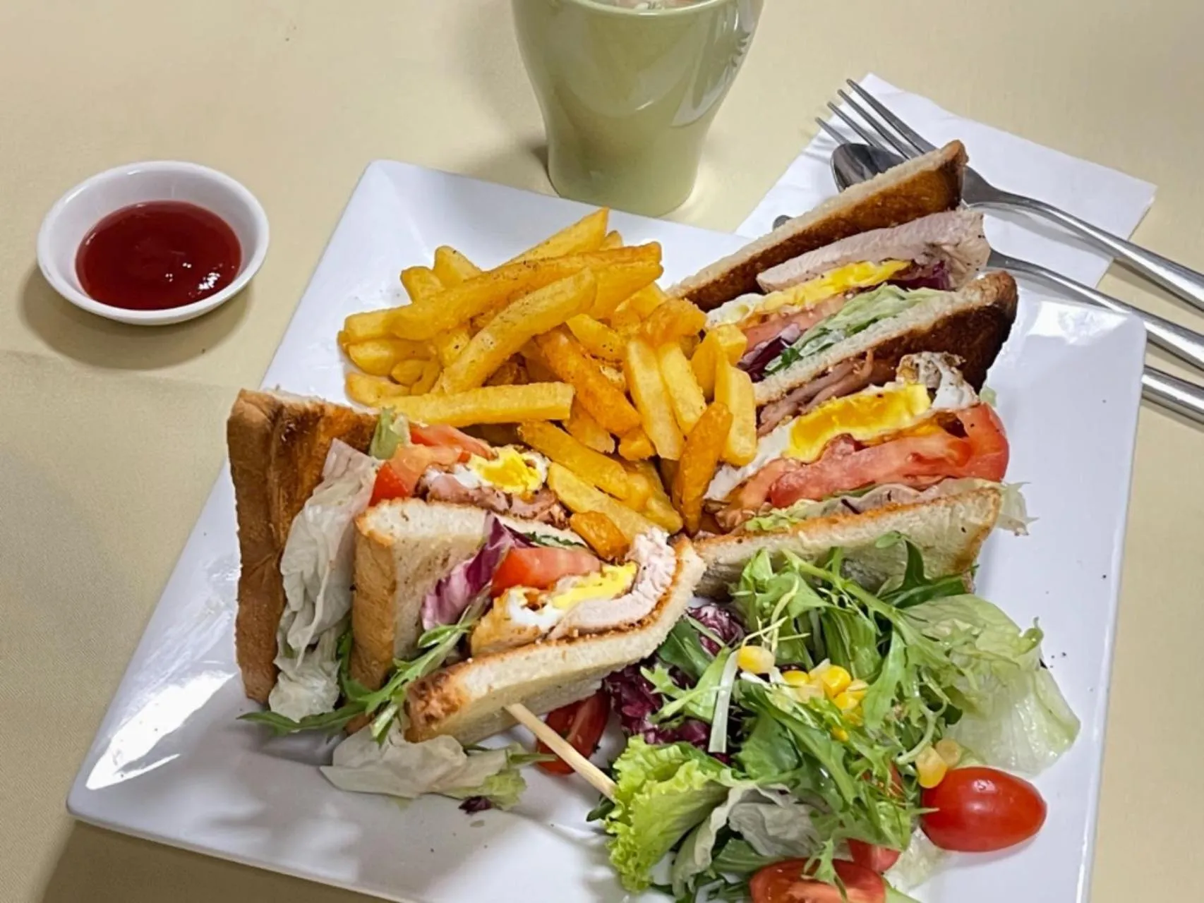 Lunch in Magnificent International Hotel