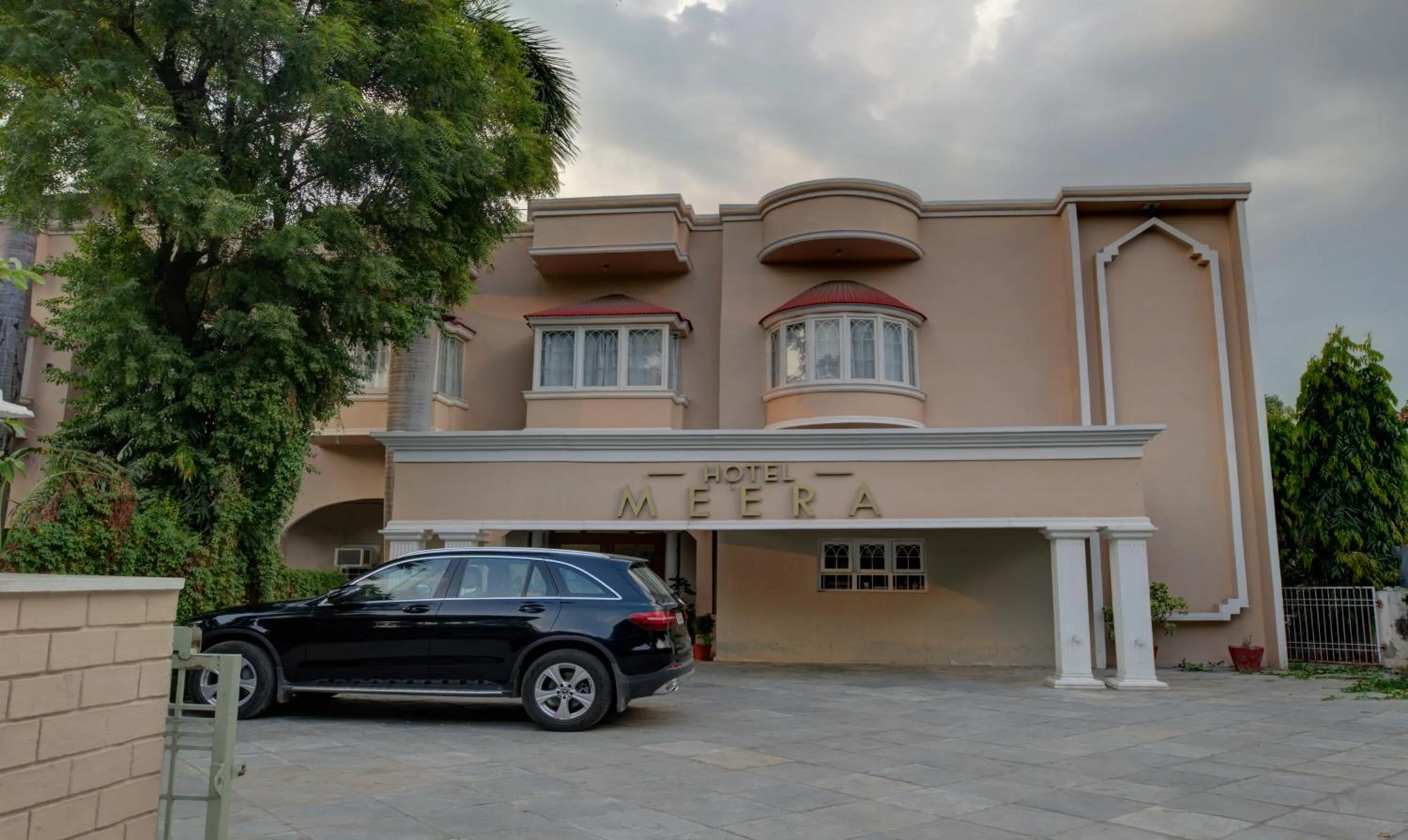 Facade/entrance in Hotel Meera Udaipur