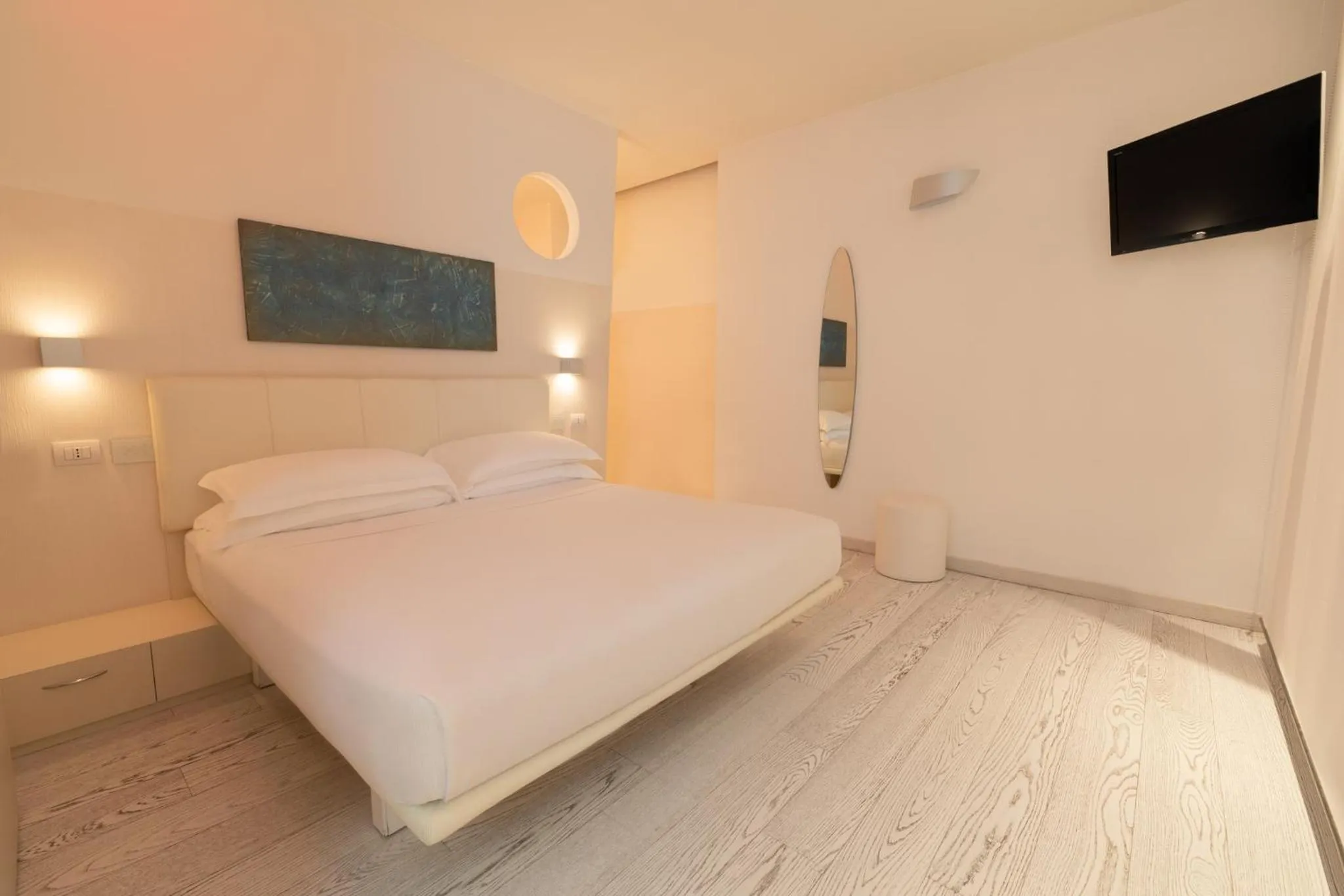 Photo of the whole room, Bed in Life Hotel Seaview & Spa