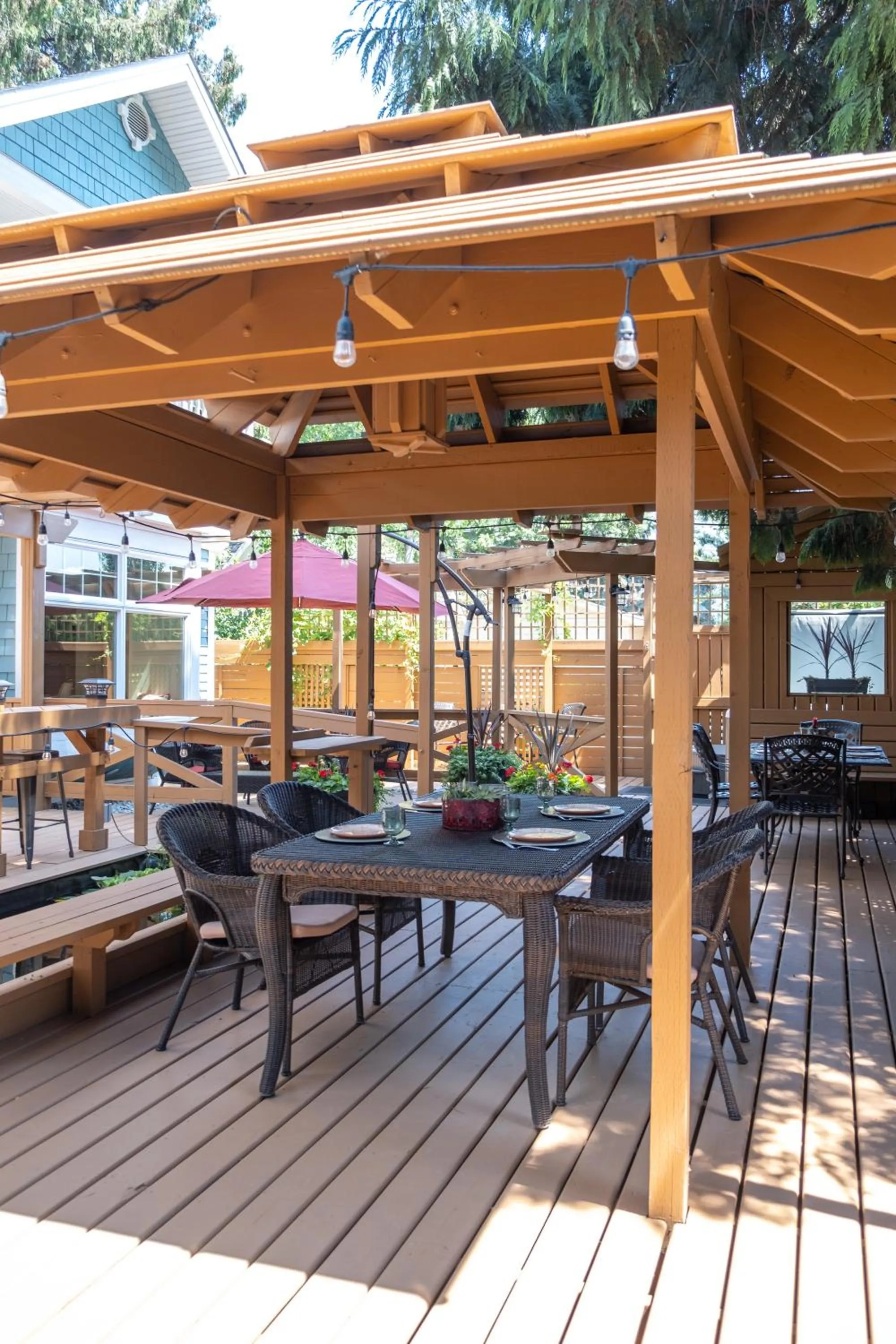 Patio in Kelowna Bed & Breakfast - CHATHAM HOUSE