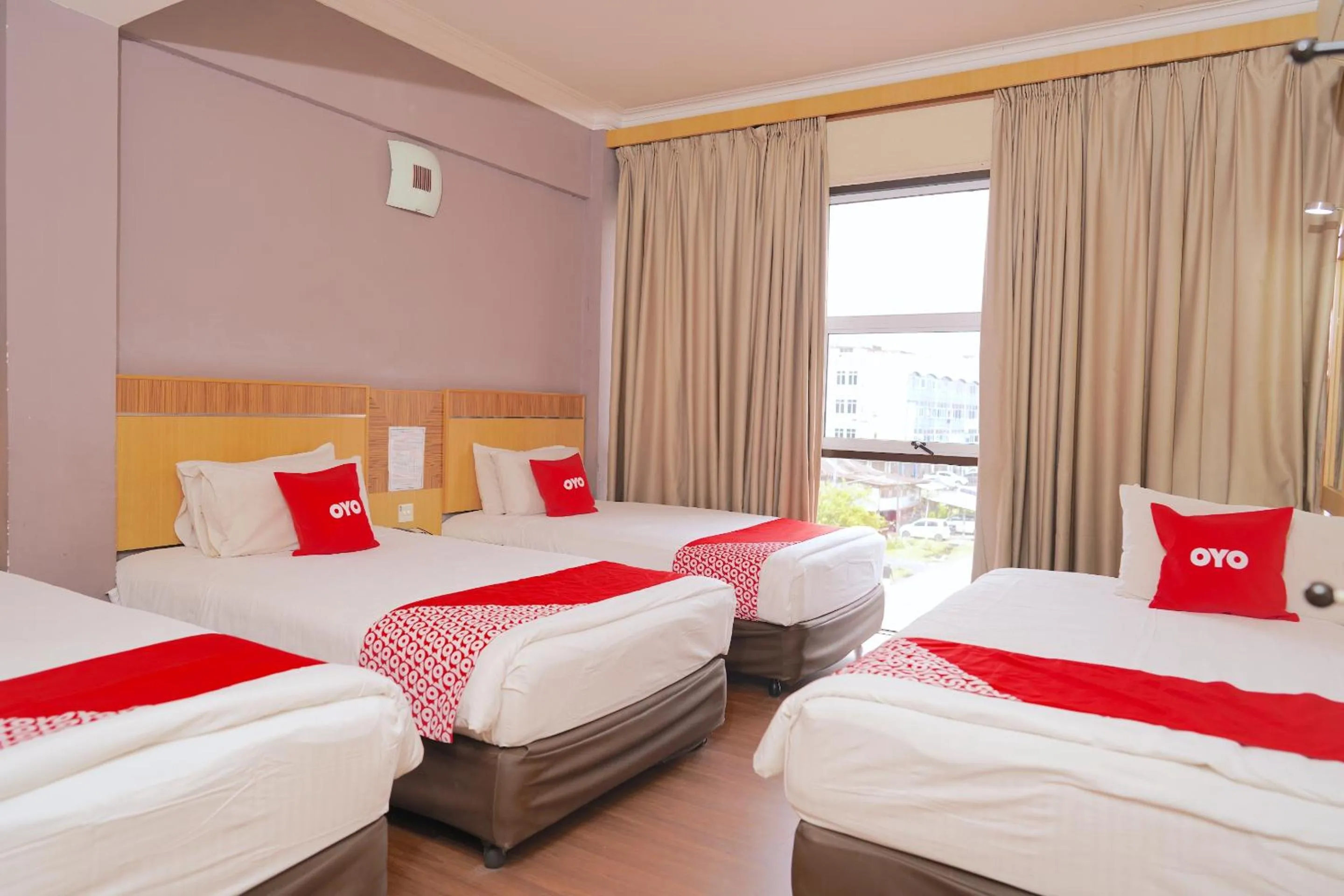 Bedroom, Bed in Houz Inn