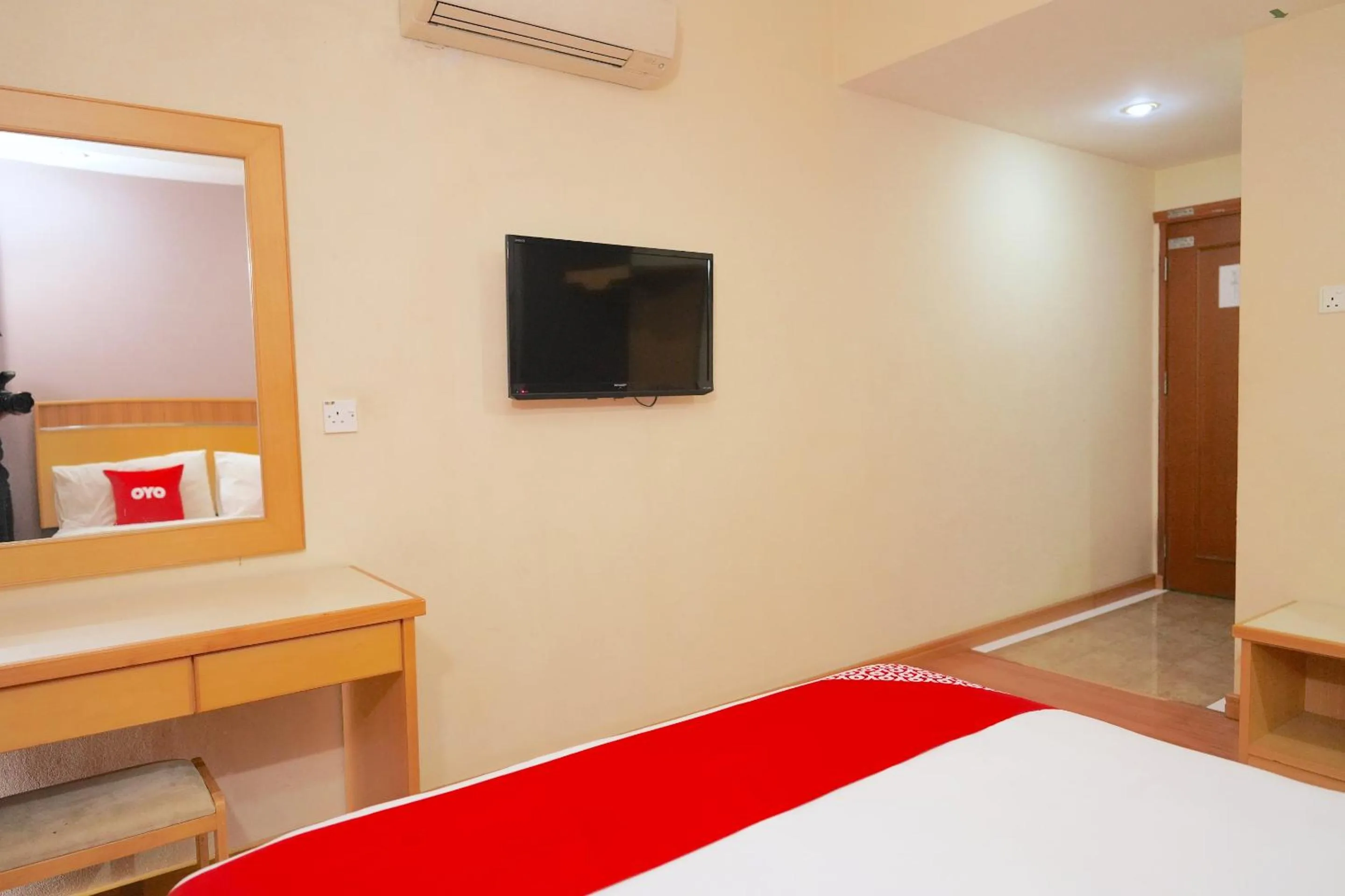 Bedroom, Bed in Houz Inn