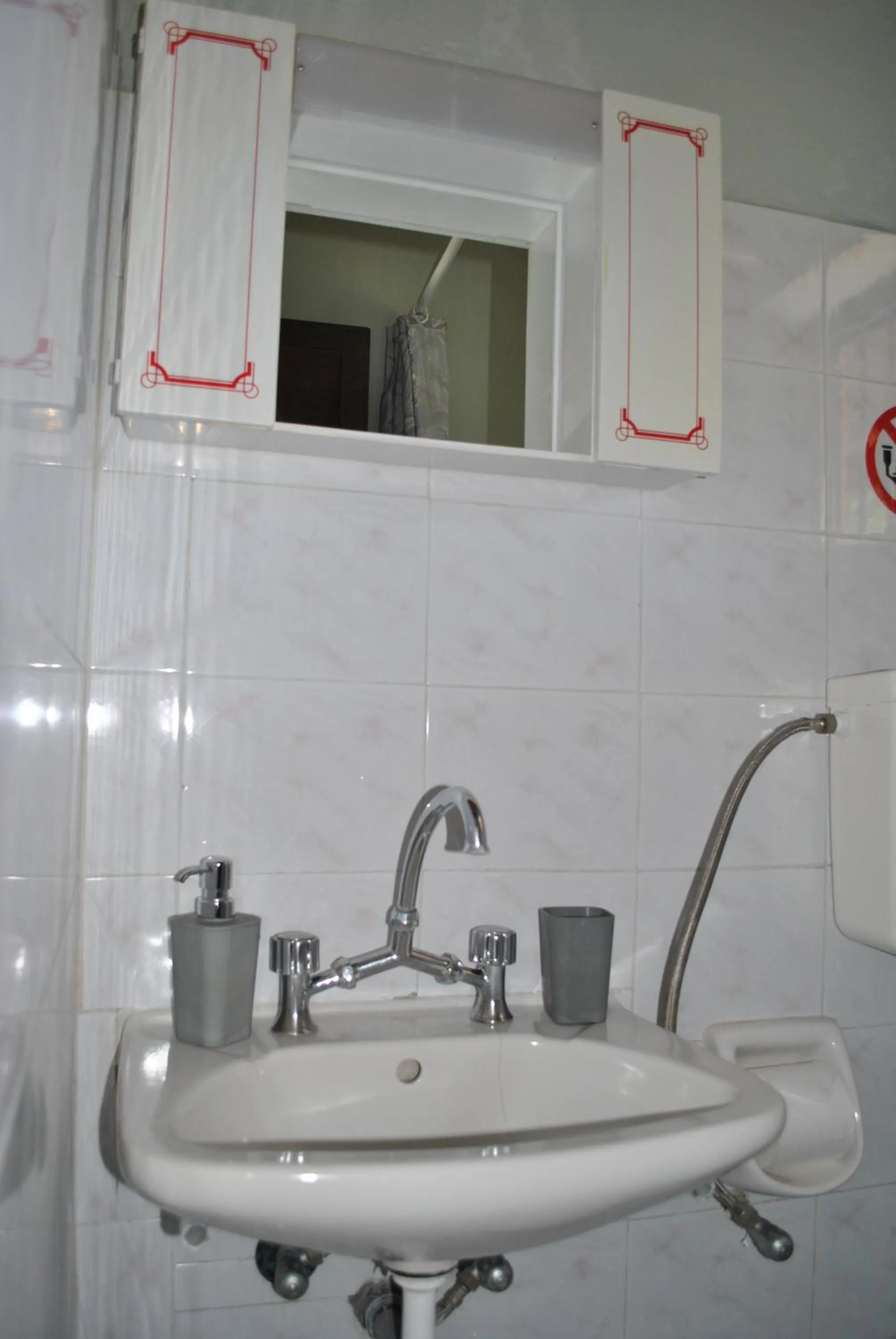 Bathroom in Palmyra Studios