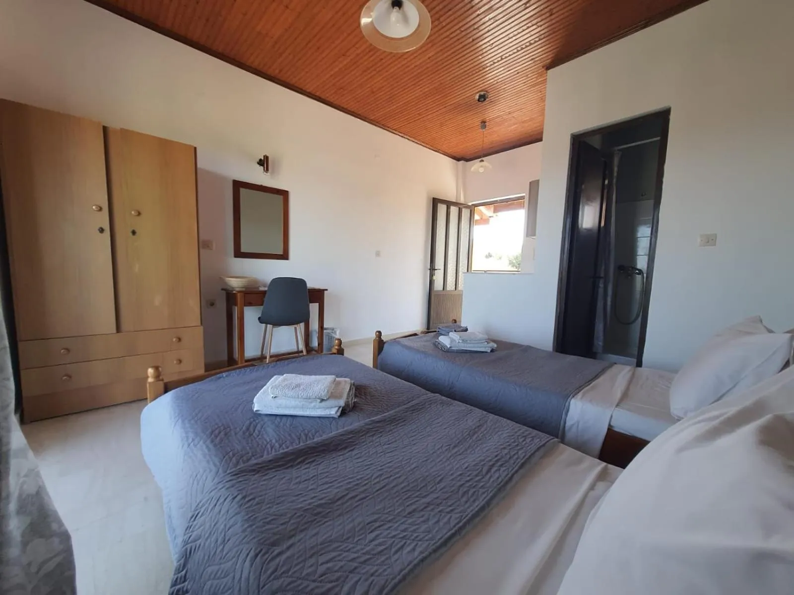 Bed in Palmyra Studios