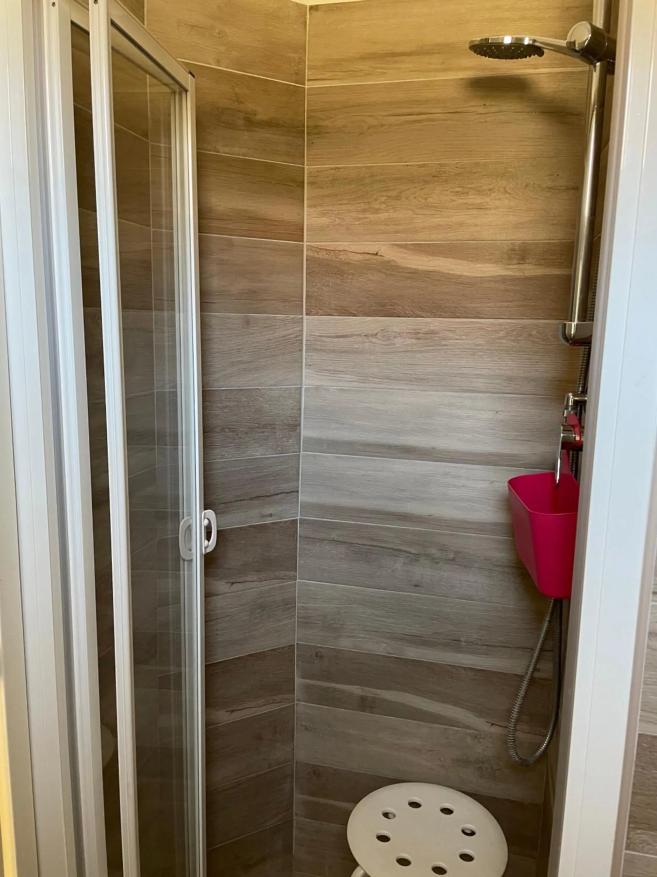 Shower in Hotel Barbiani