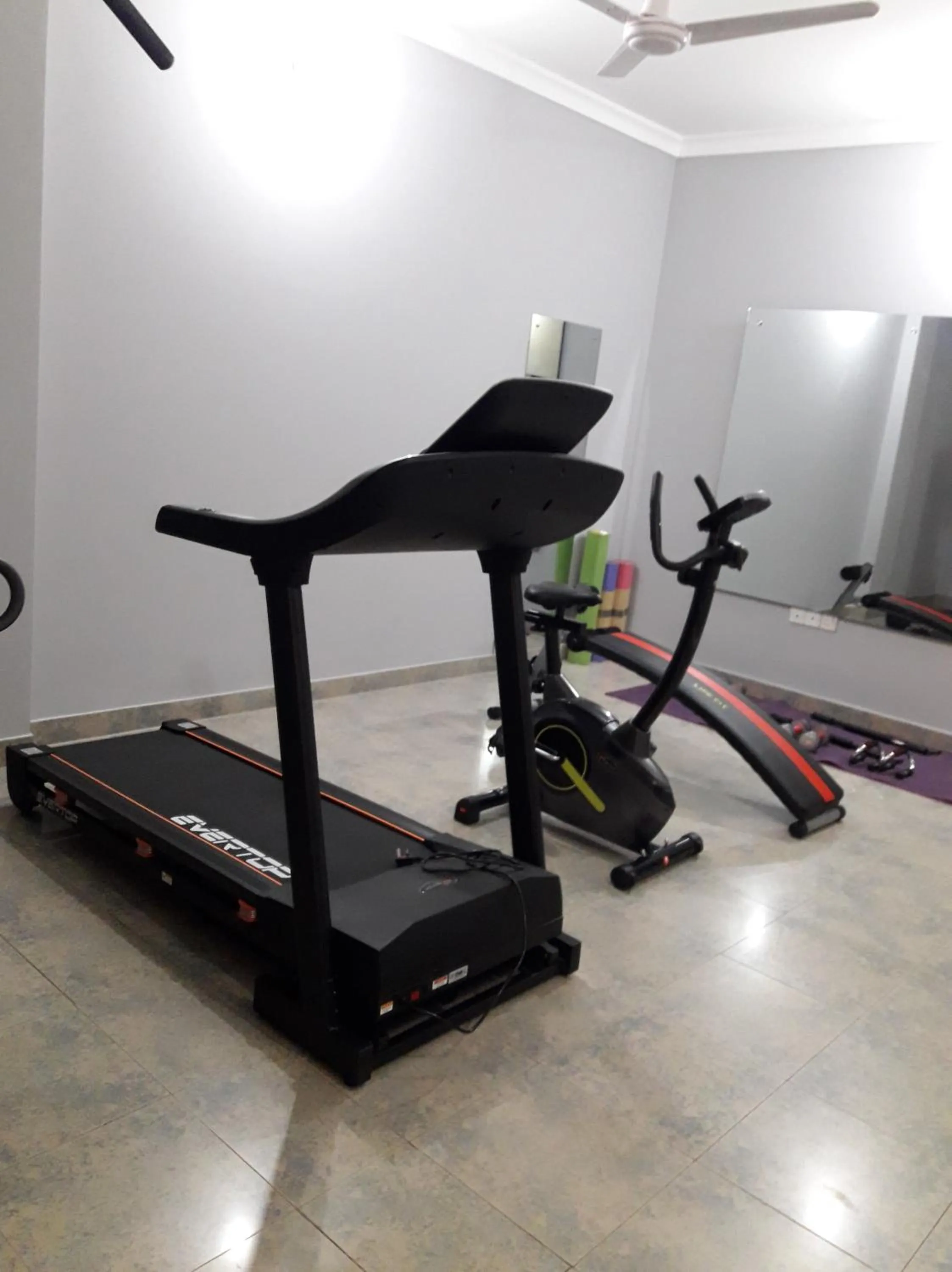 Fitness centre/facilities in Restinn Hotel