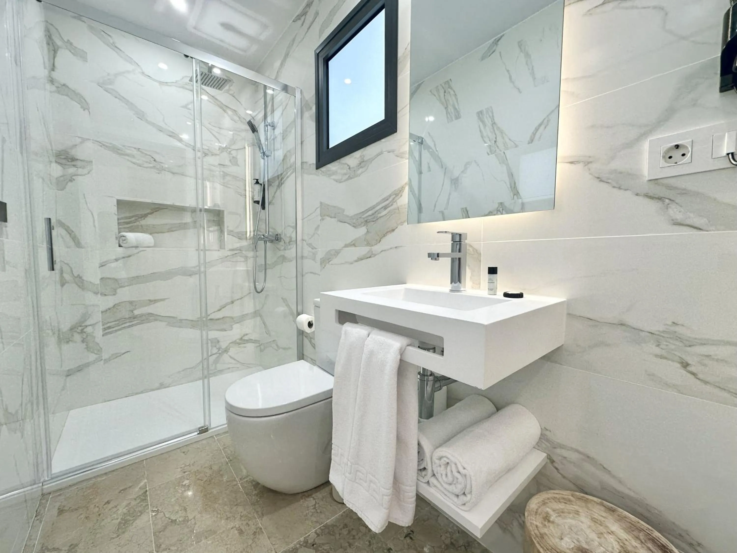 Shower in Hotel Apartamentos Marina Luz