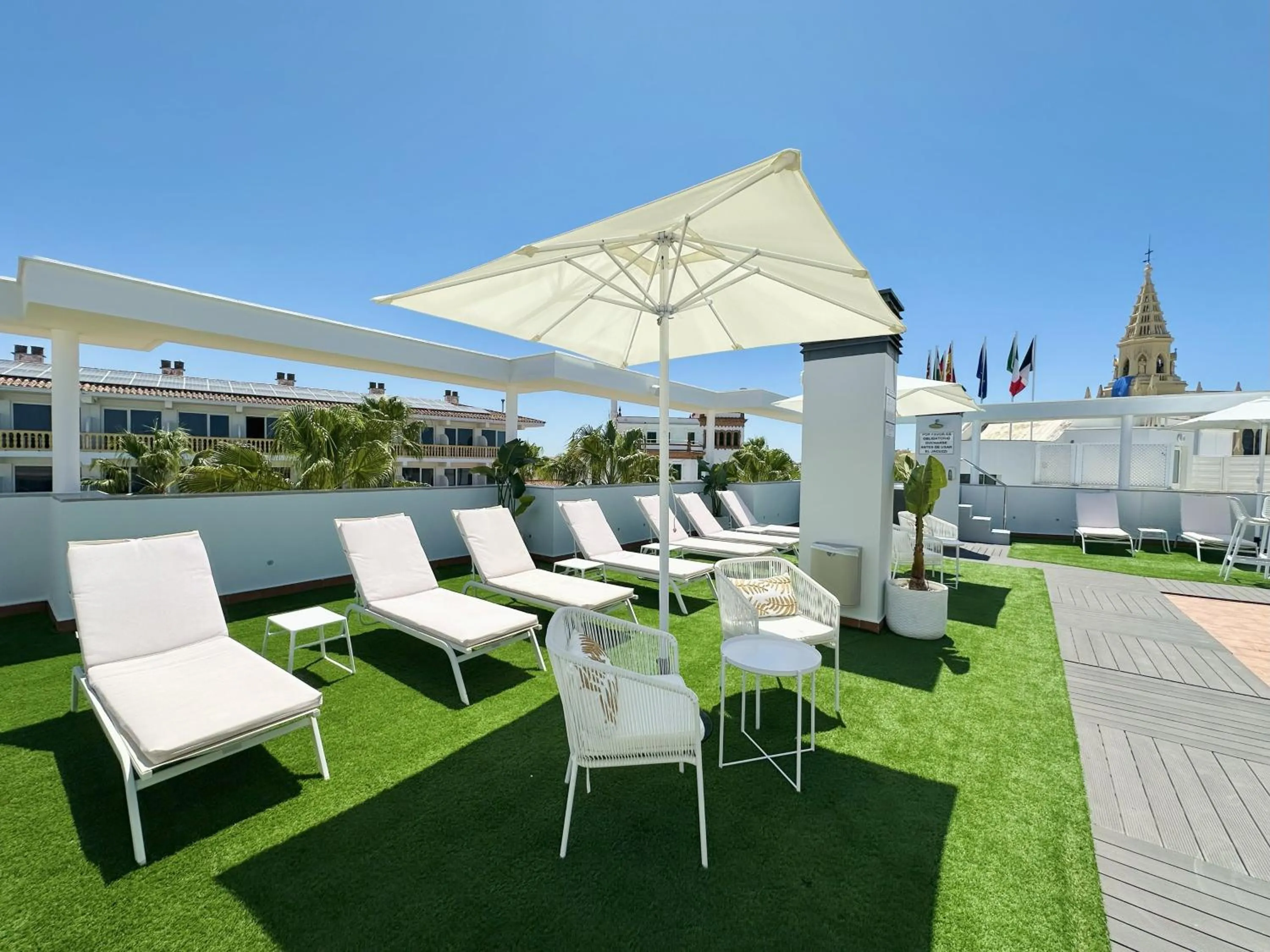 Solarium in Hotel Apartamentos Marina Luz