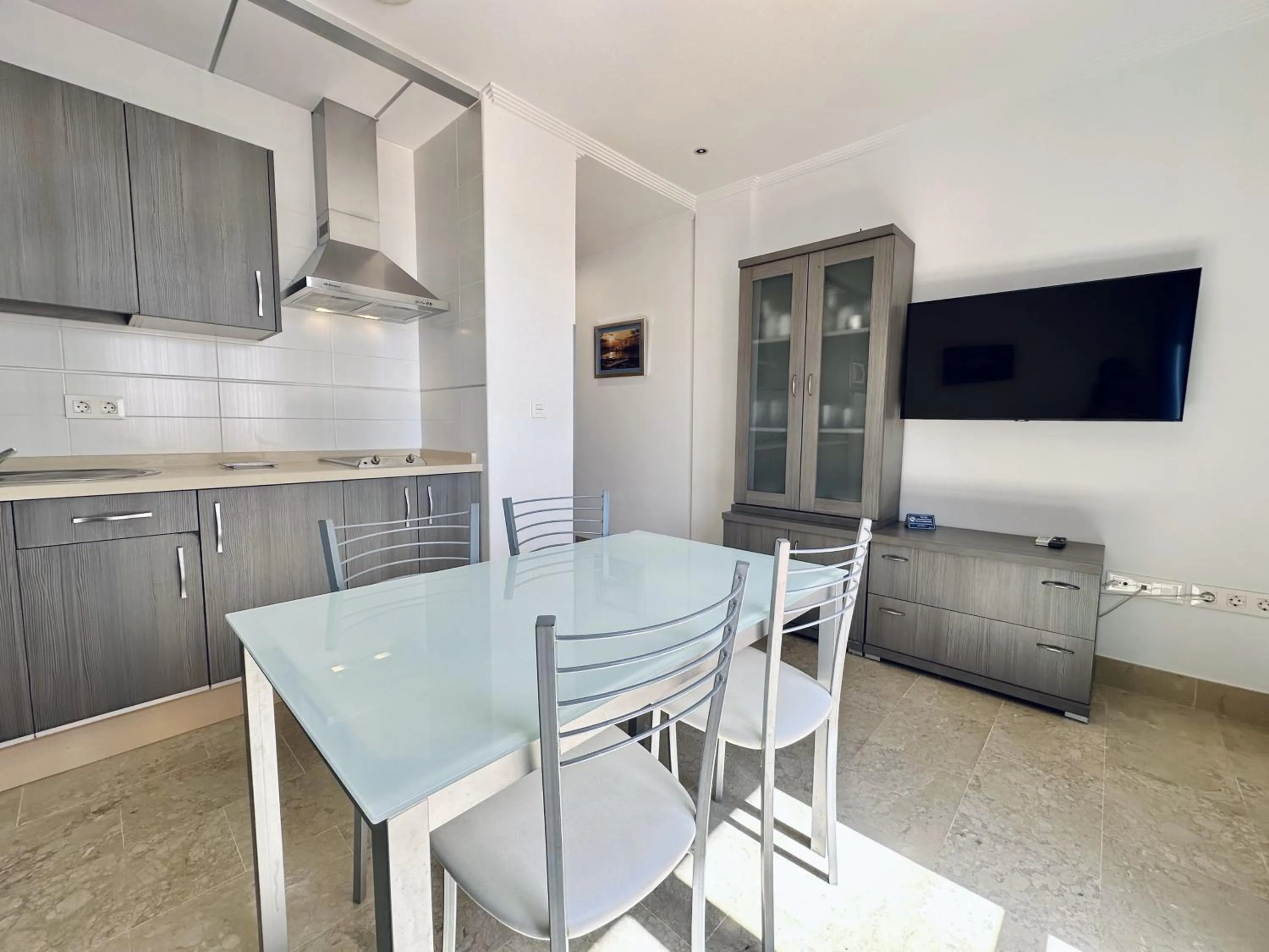 TV and multimedia in Hotel Apartamentos Marina Luz