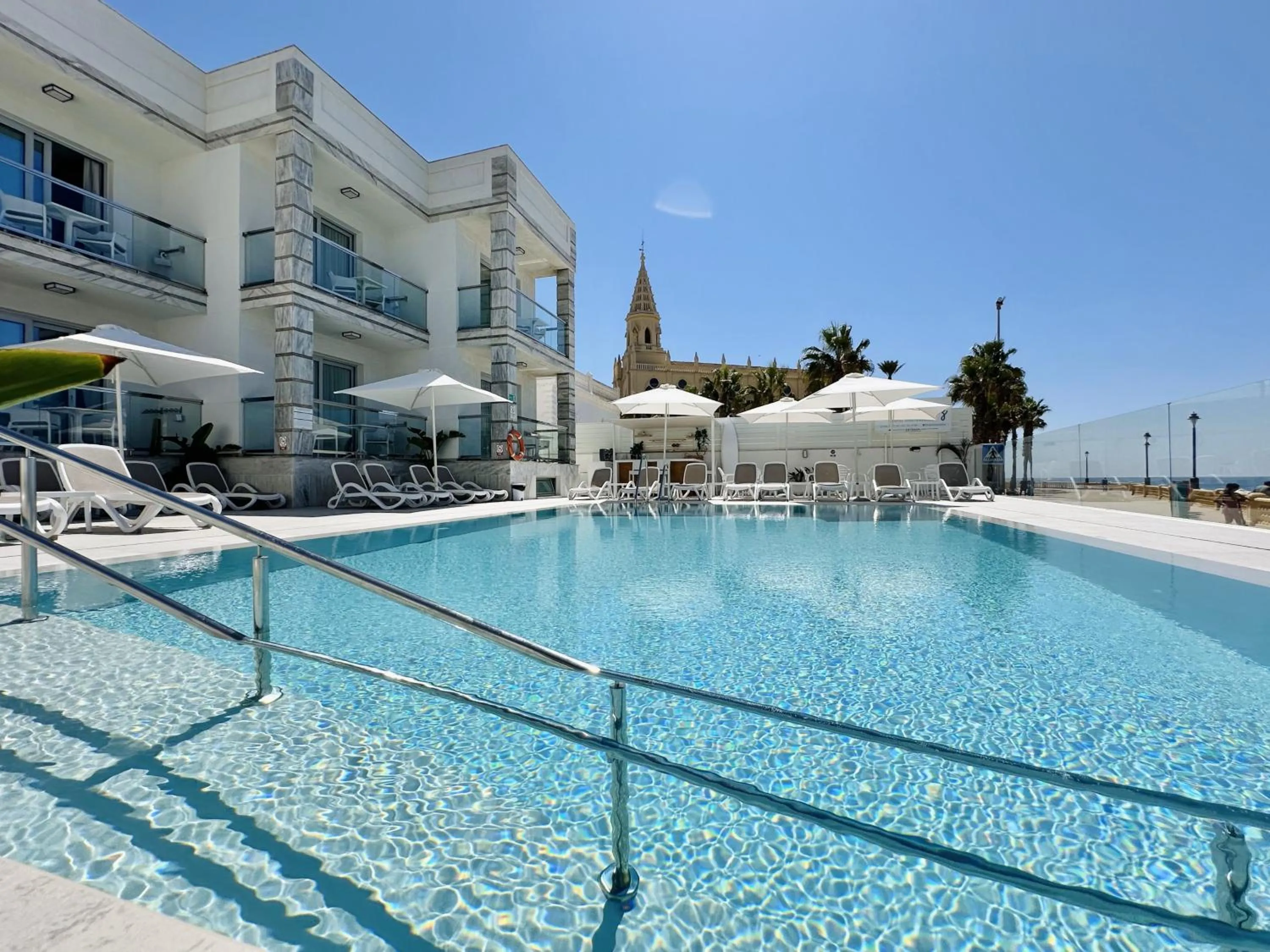 Pool view in Hotel Apartamentos Marina Luz