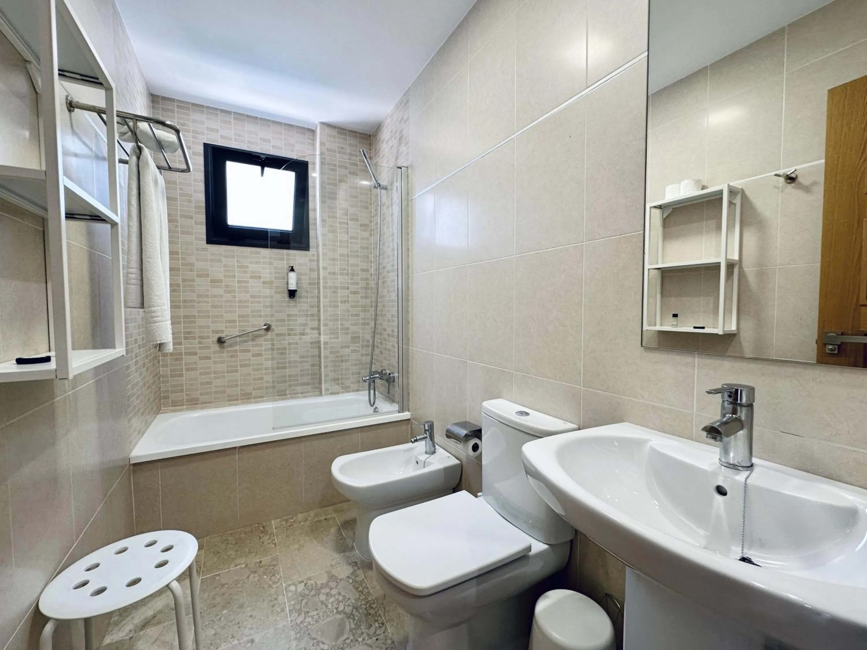 Bathroom in Hotel Apartamentos Marina Luz