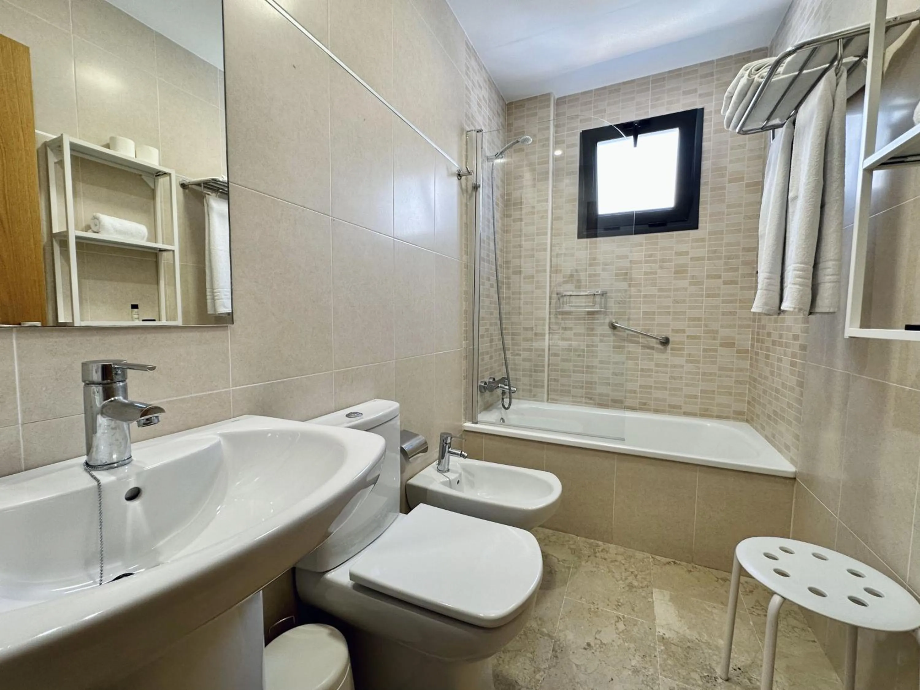 Bathroom in Hotel Apartamentos Marina Luz