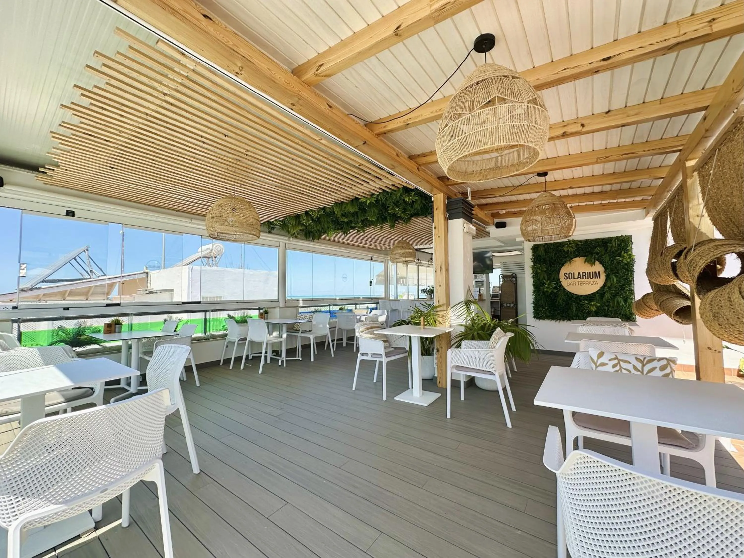 Restaurant/places to eat in Hotel Apartamentos Marina Luz