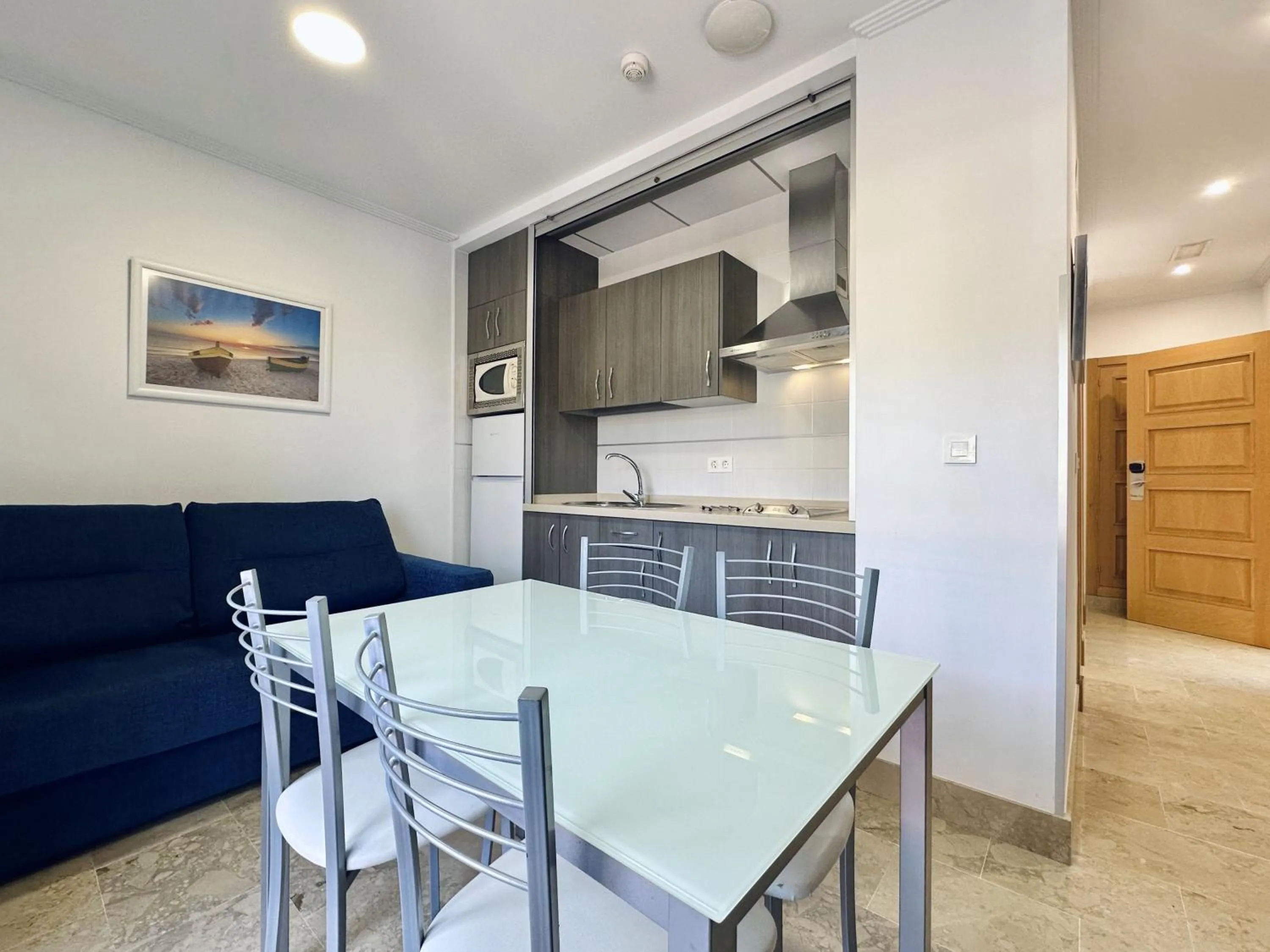 Kitchen or kitchenette in Hotel Apartamentos Marina Luz