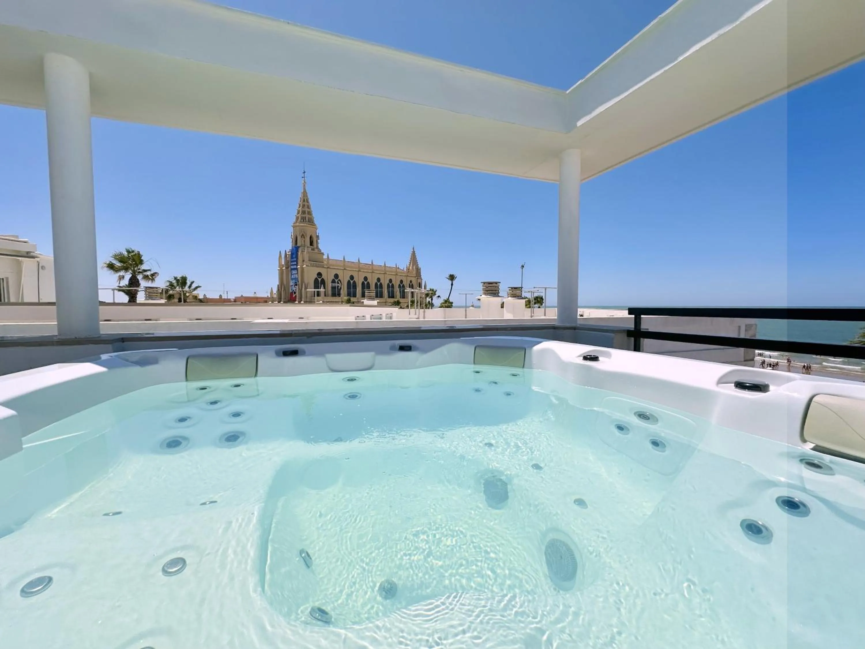 Hot Tub in Hotel Apartamentos Marina Luz