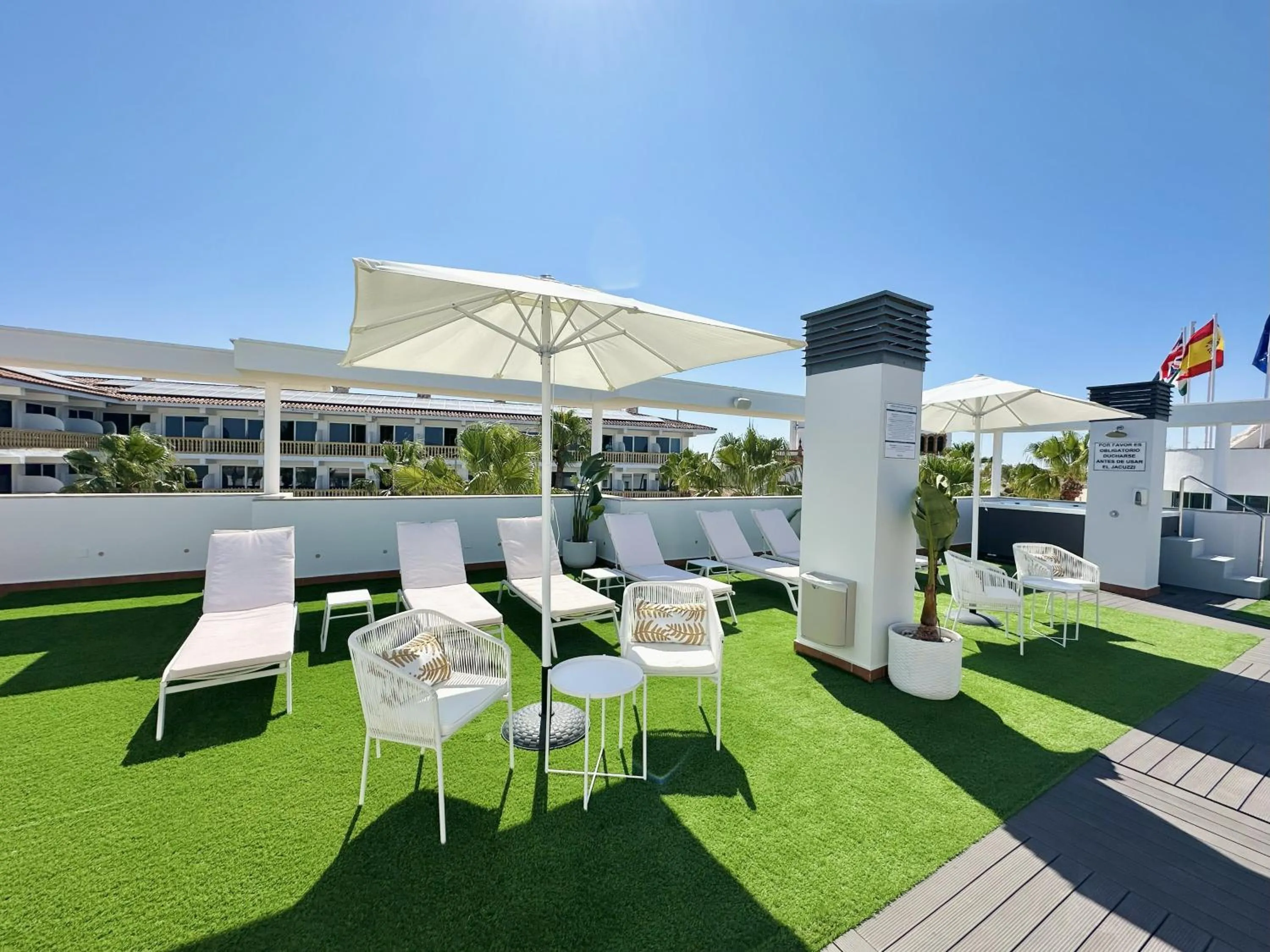 Solarium in Hotel Apartamentos Marina Luz