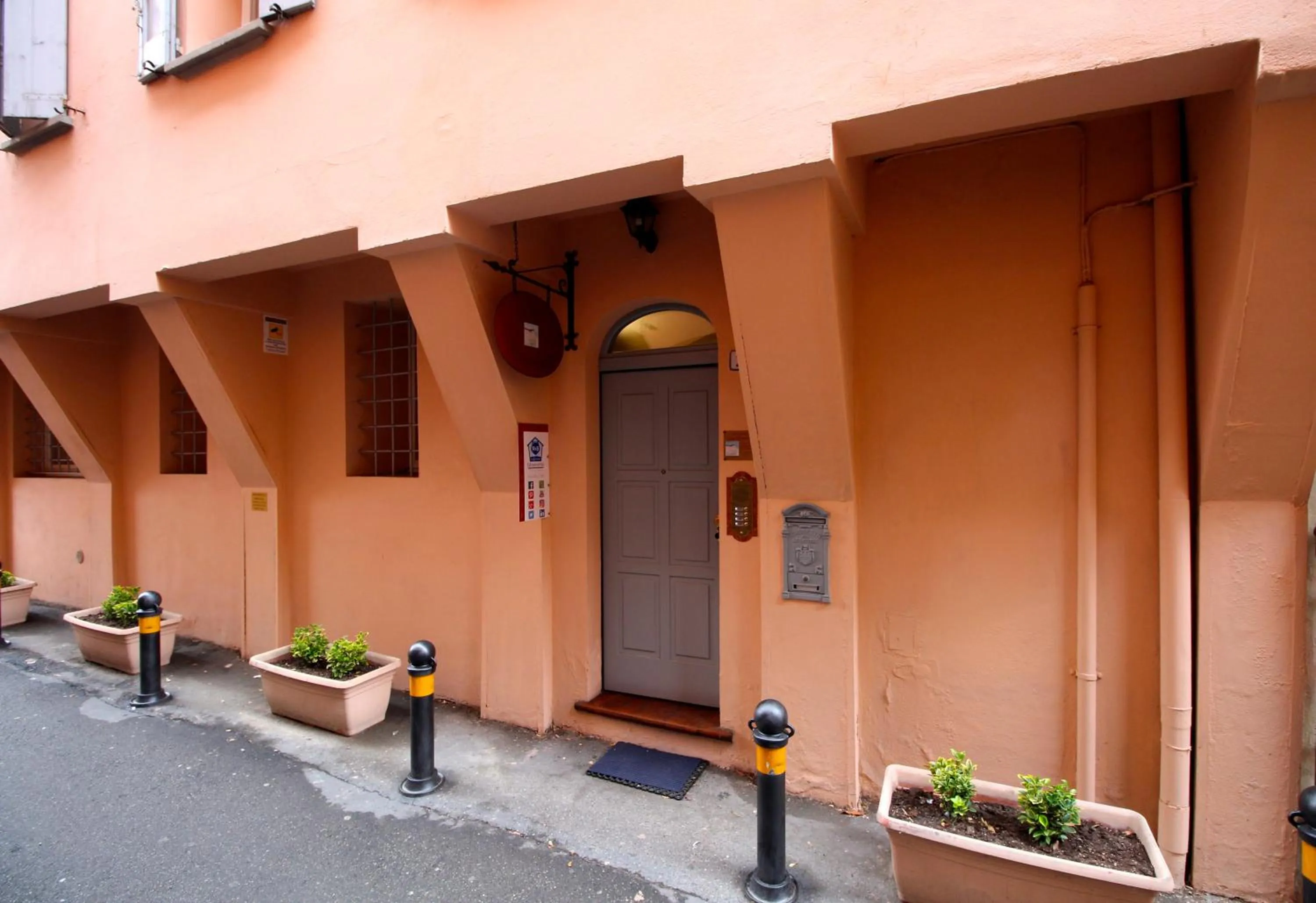 Facade/entrance in Casa Miramonte