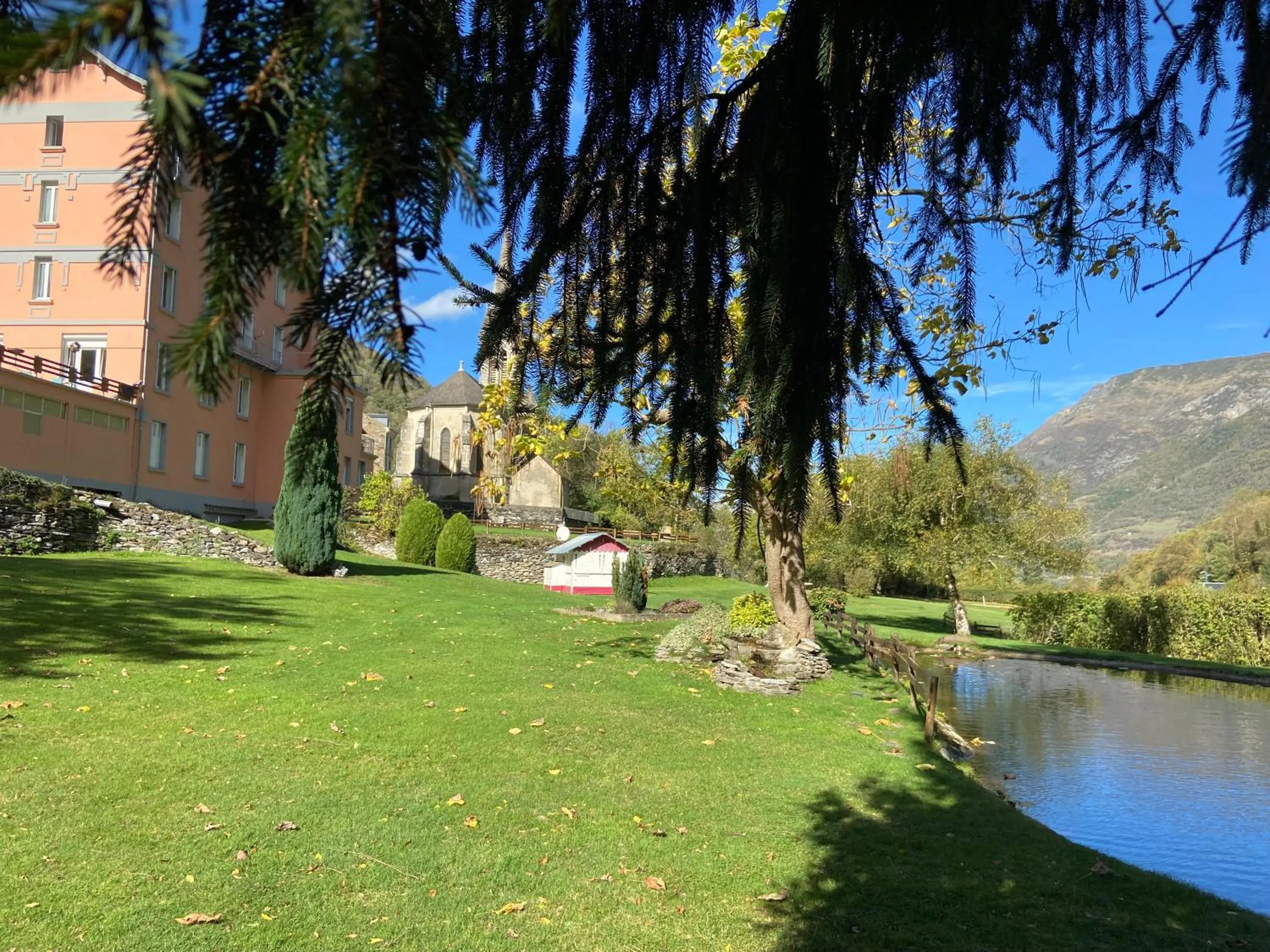 Garden in Appart Le Chili- Quartier thermal- Parc remarquable - Linge fourni