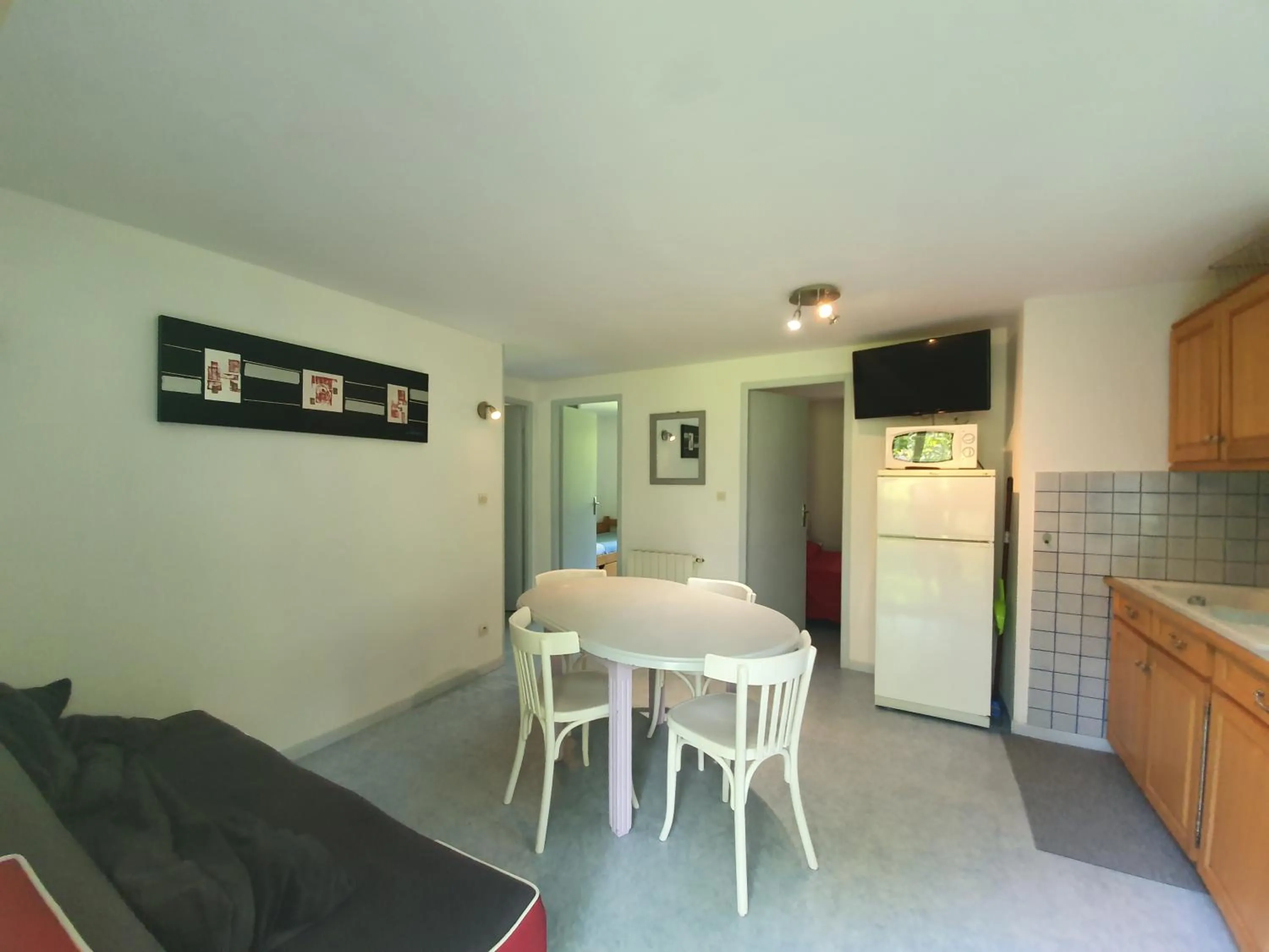 Dining area in Appart Le Chili- Quartier thermal- Parc remarquable - Linge fourni