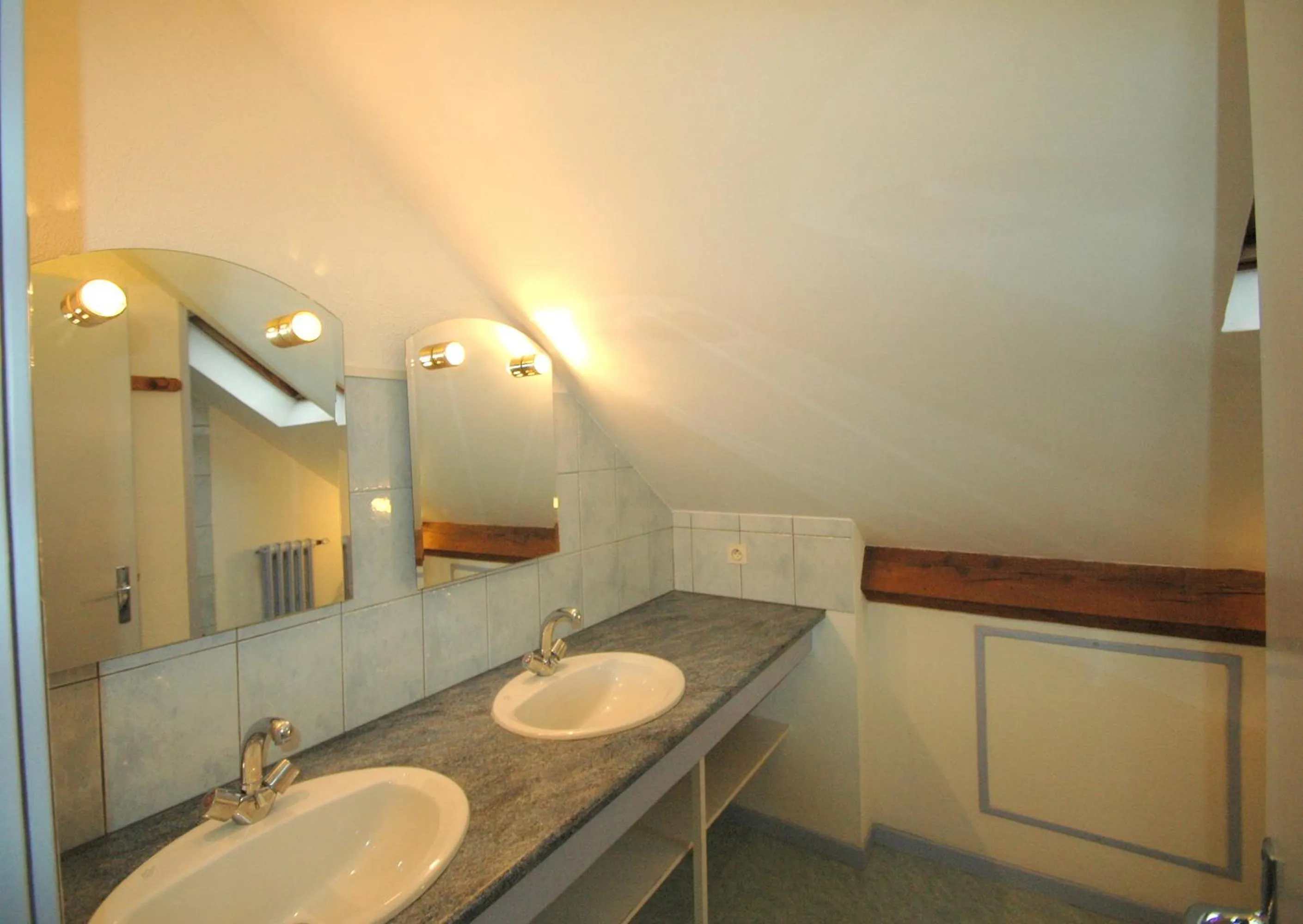 Bathroom in Appart Le Chili- Quartier thermal- Parc remarquable - Linge fourni