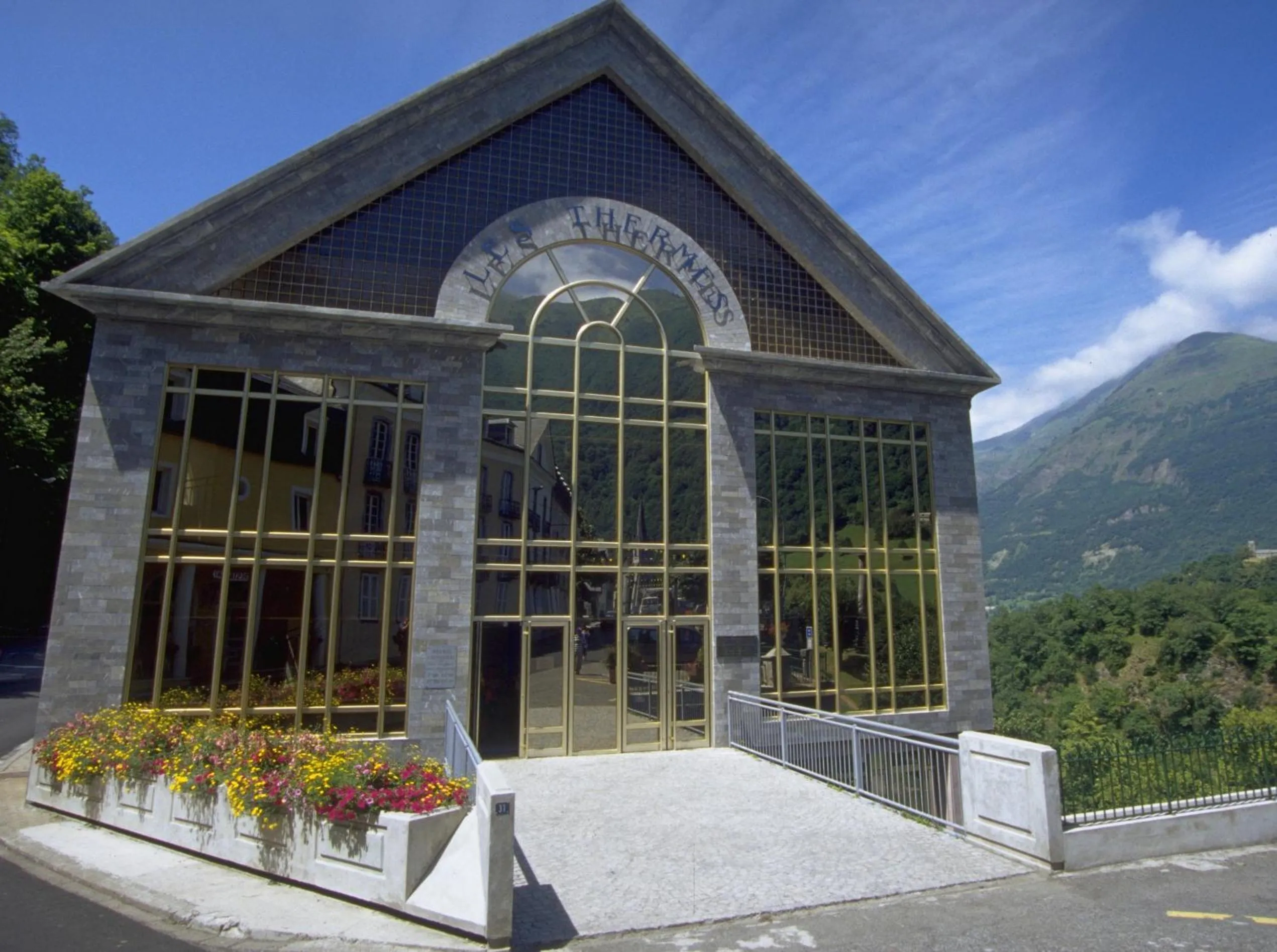 Hot Tub in Appart Le Chili- Quartier thermal- Parc remarquable - Linge fourni