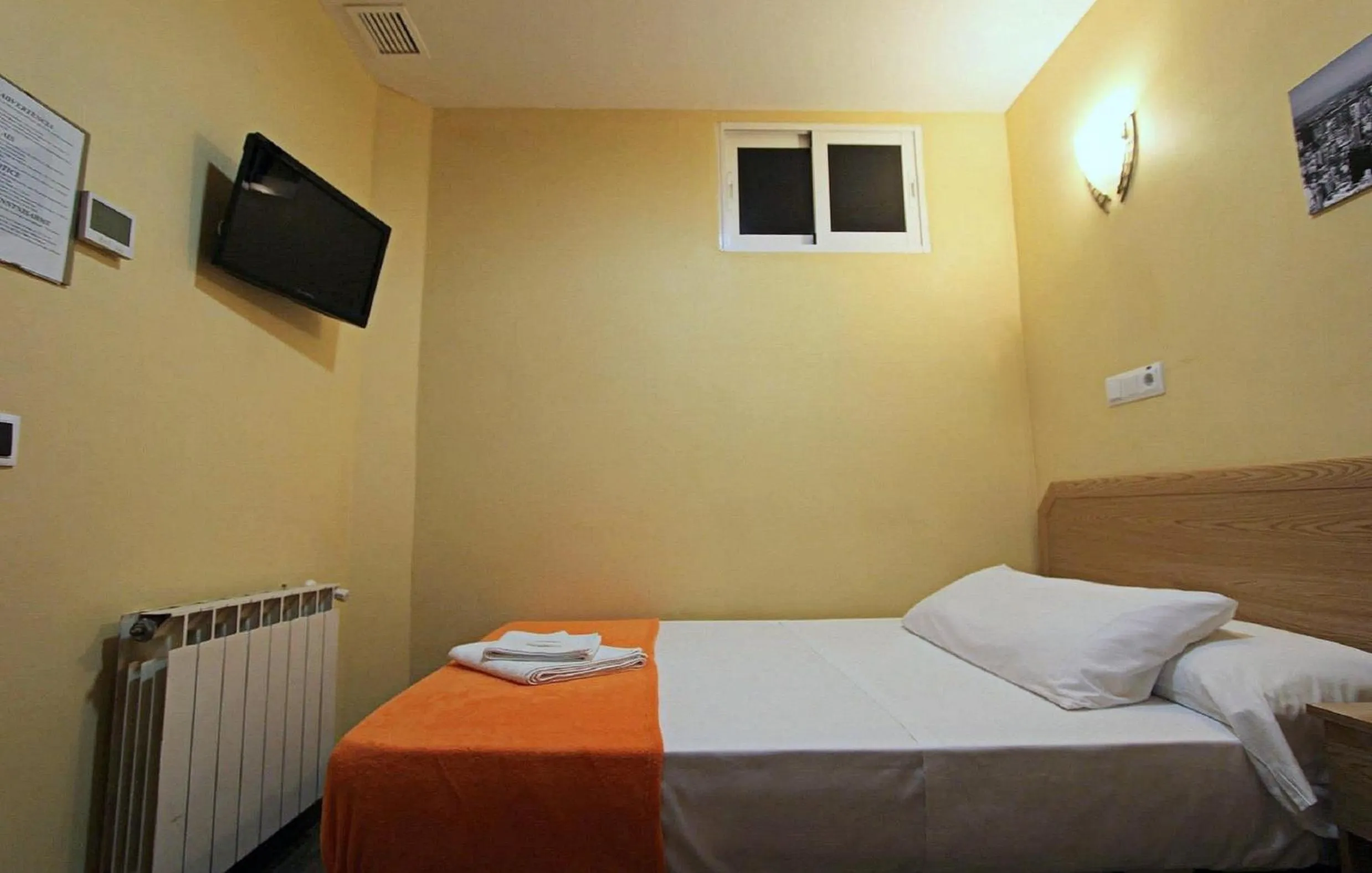 Photo of the whole room, Bed in Hostal Regio
