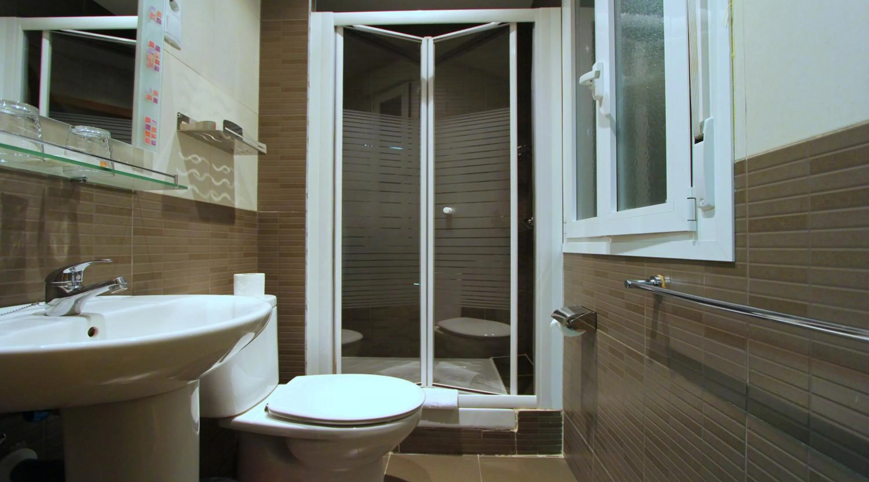 Bathroom in Hostal Regio