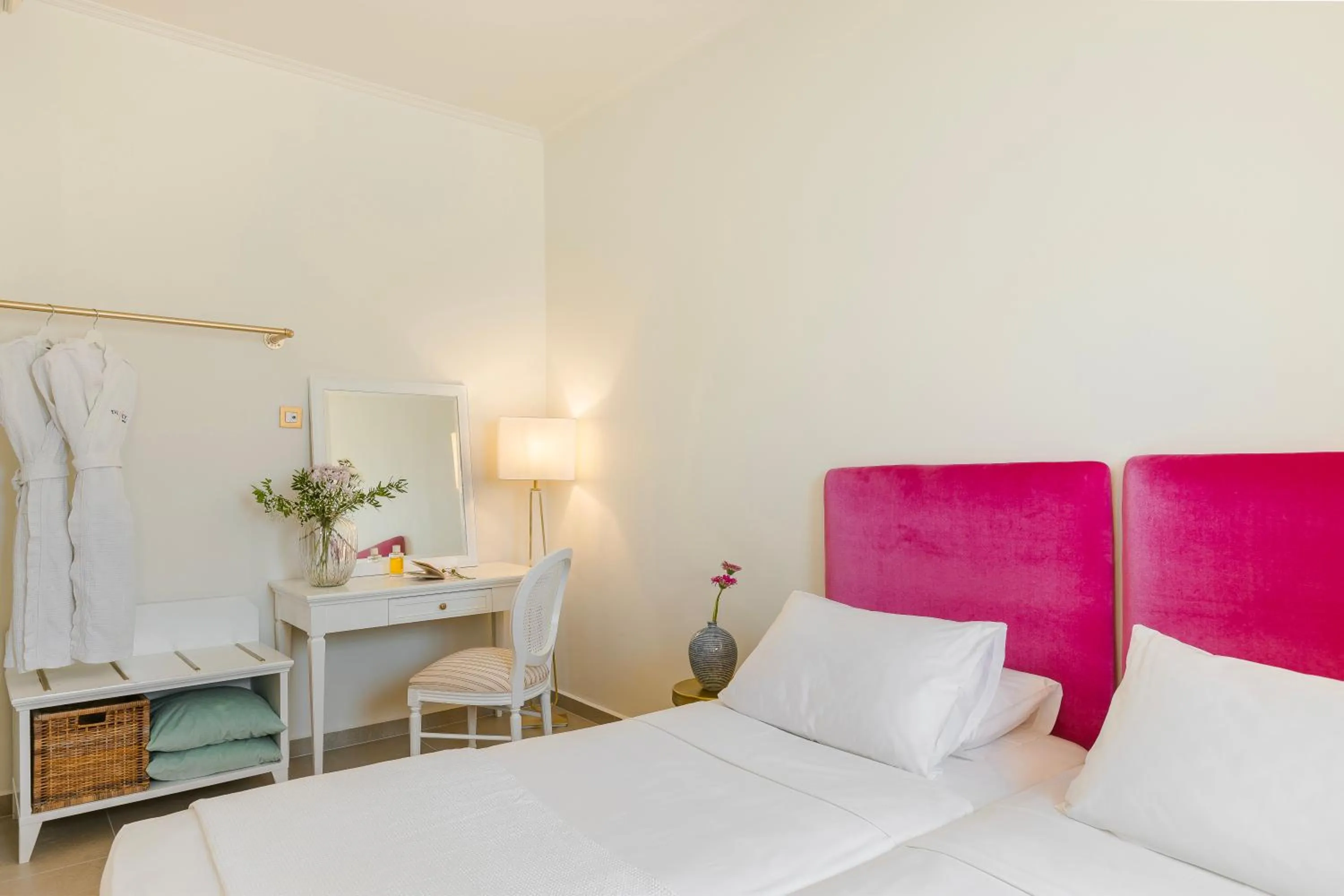 Bed in Alley Boutique Hotel and Spa