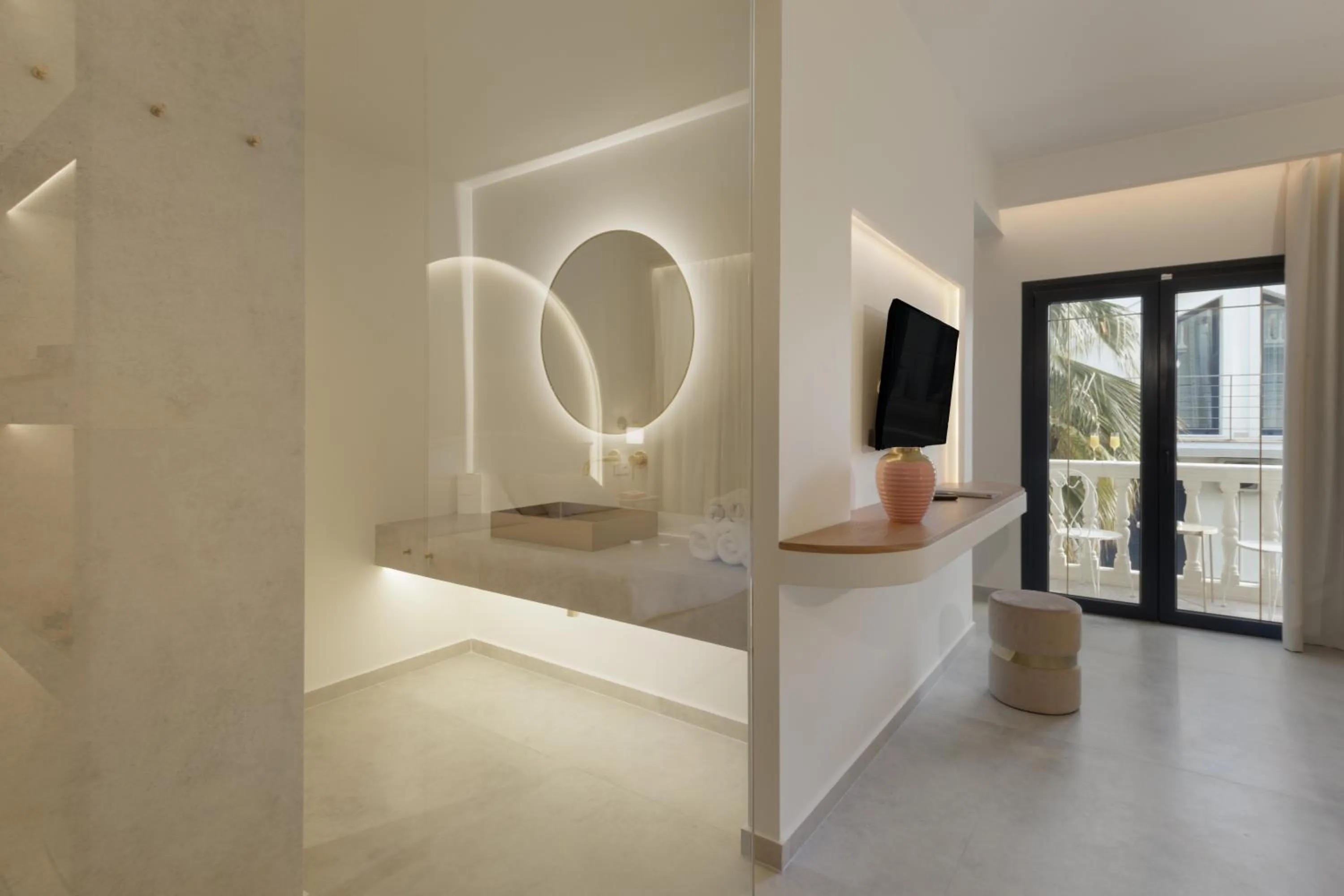 Bed in Alley Boutique Hotel and Spa