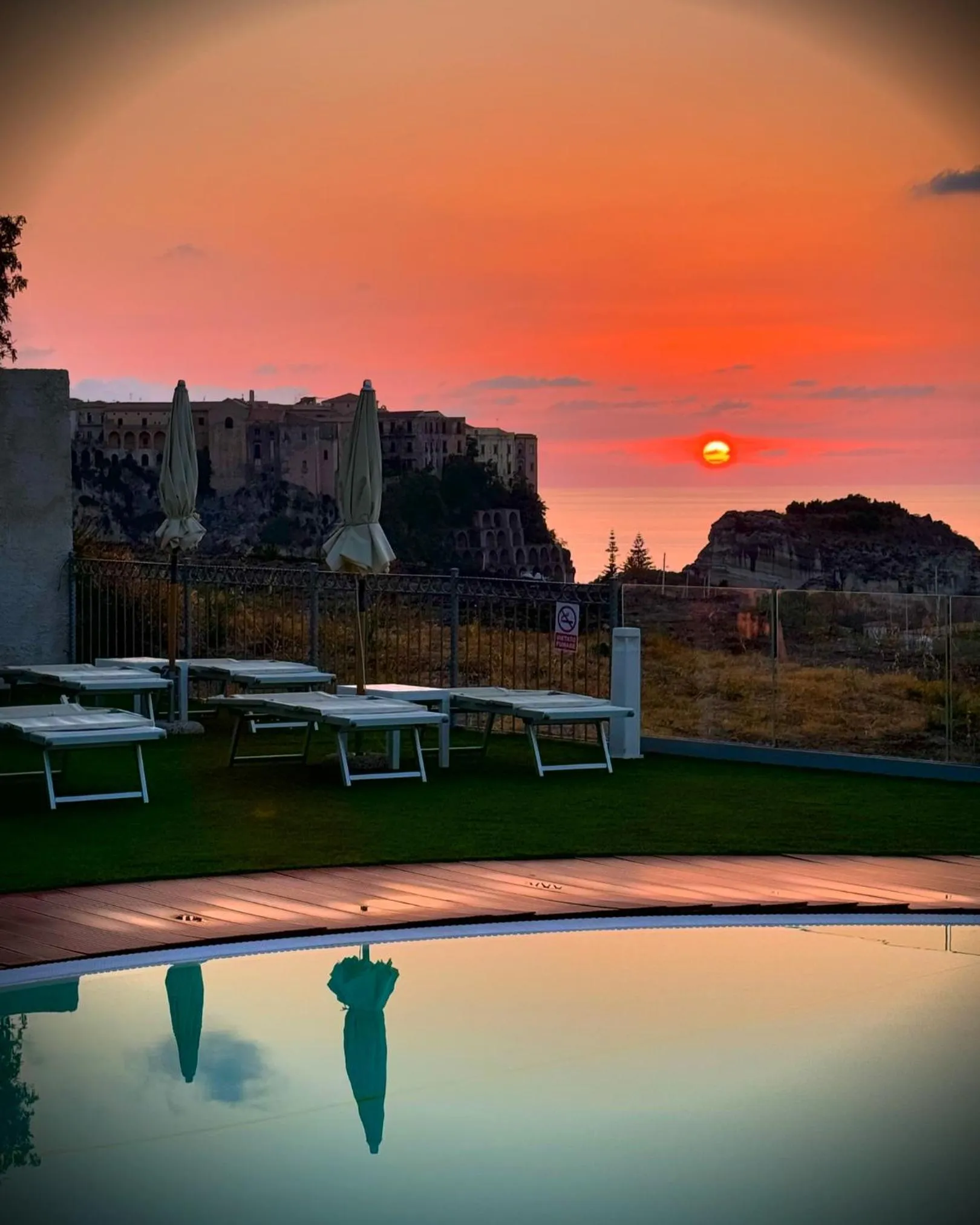 Swimming pool in Residence New Paradise