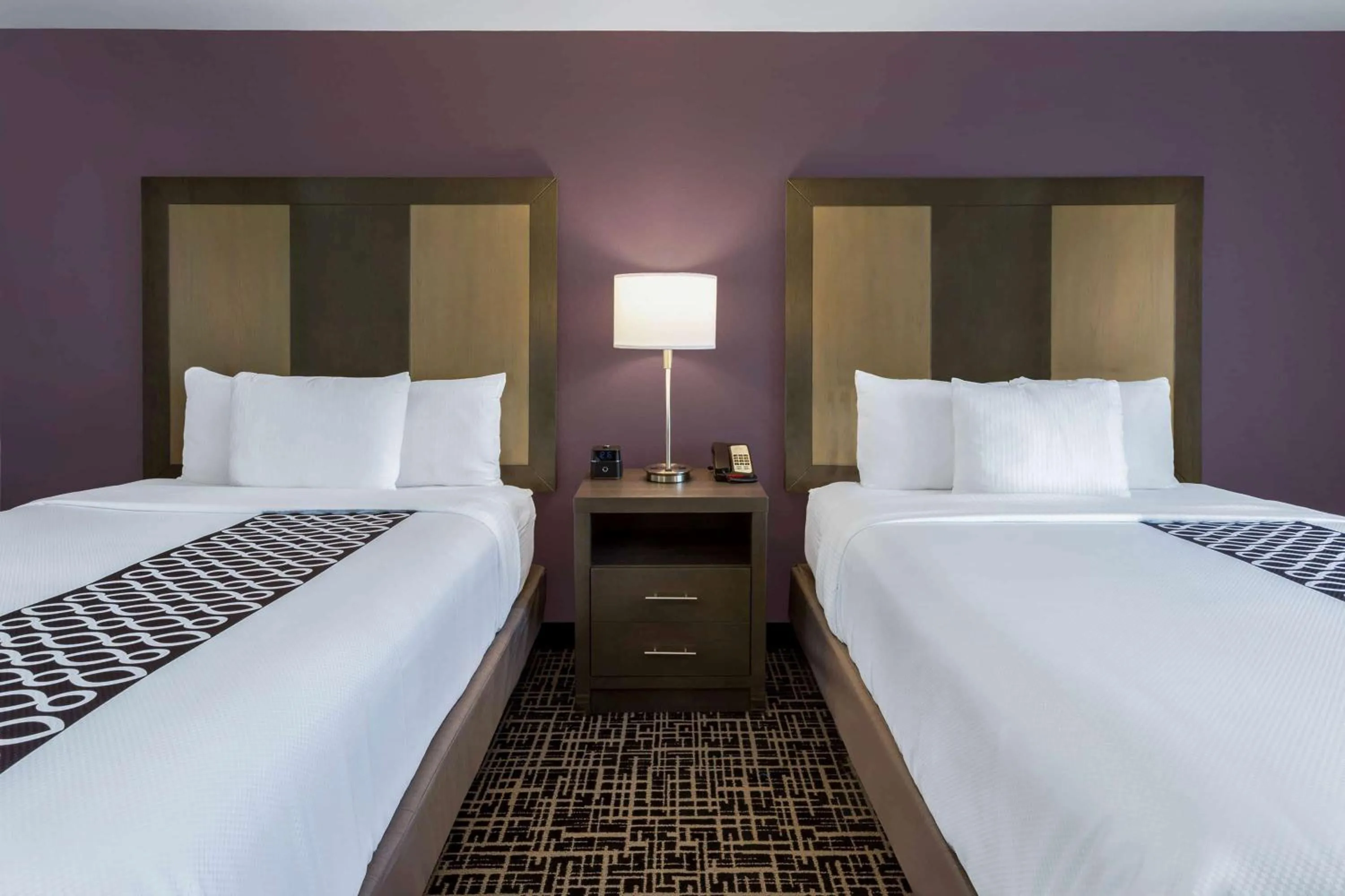 Photo of the whole room, Bed in La Quinta by Wyndham Wichita Airport