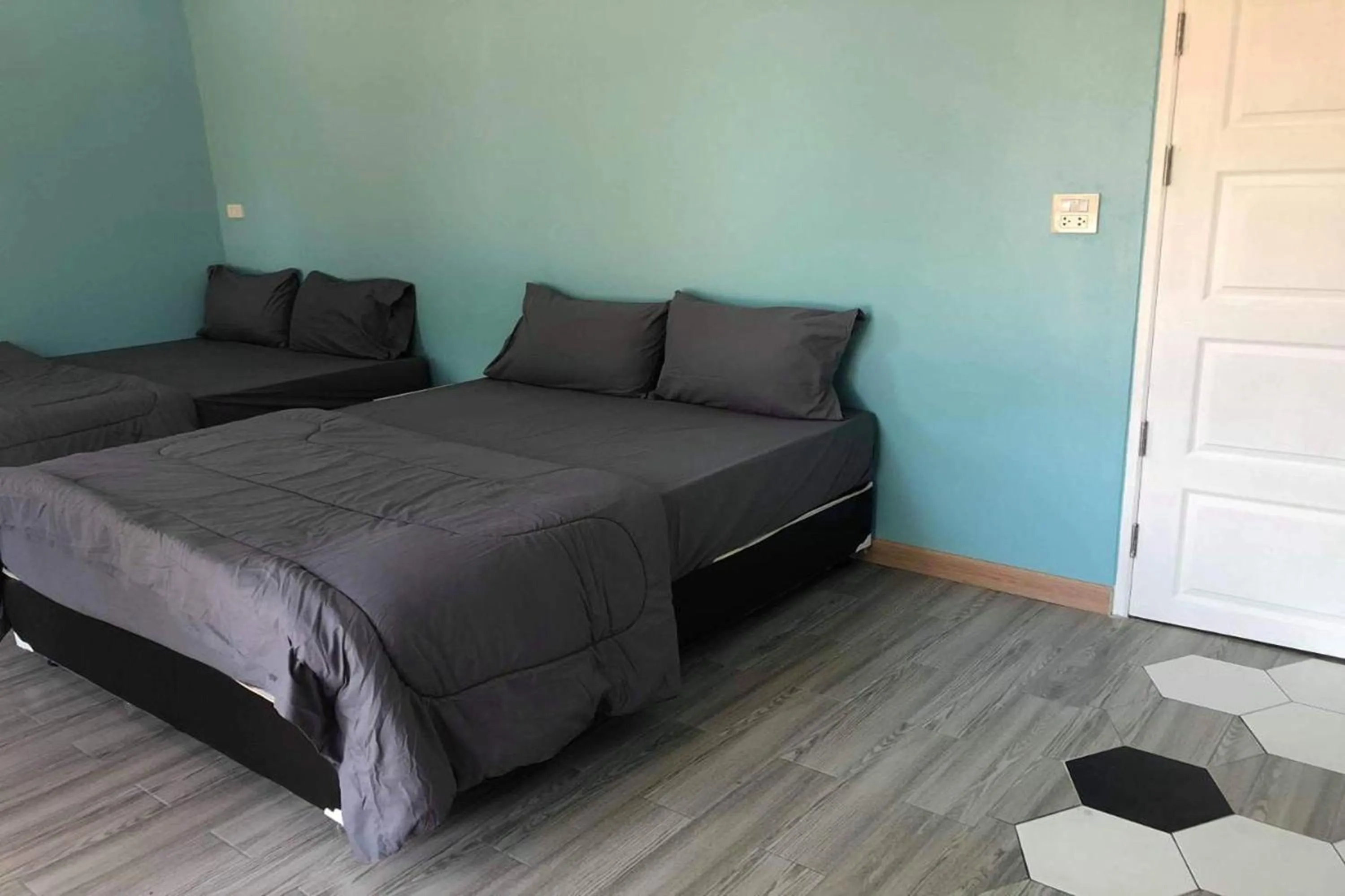 Bedroom, Bed in Forest Hill Resort