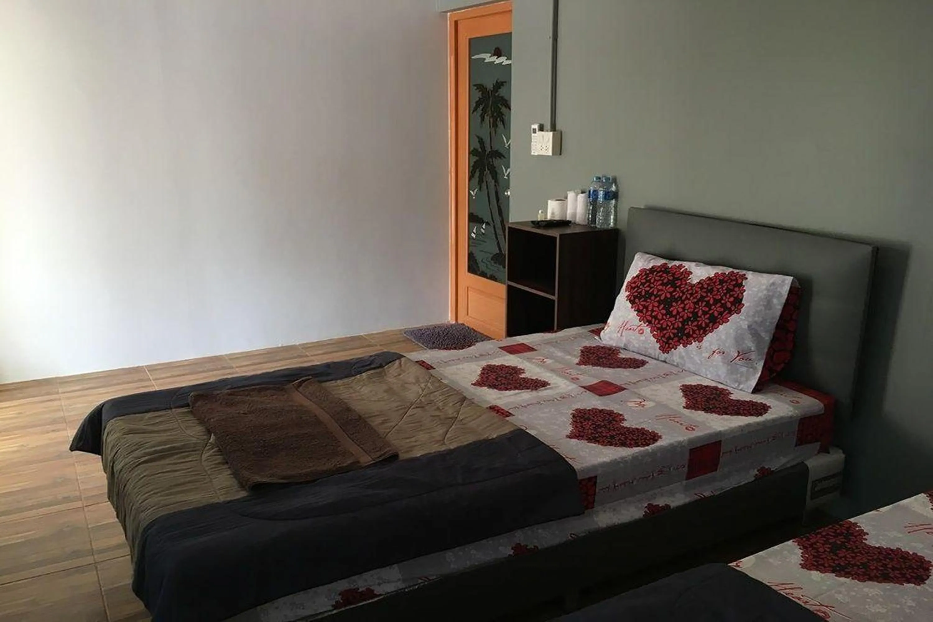 Bedroom, Bed in Forest Hill Resort