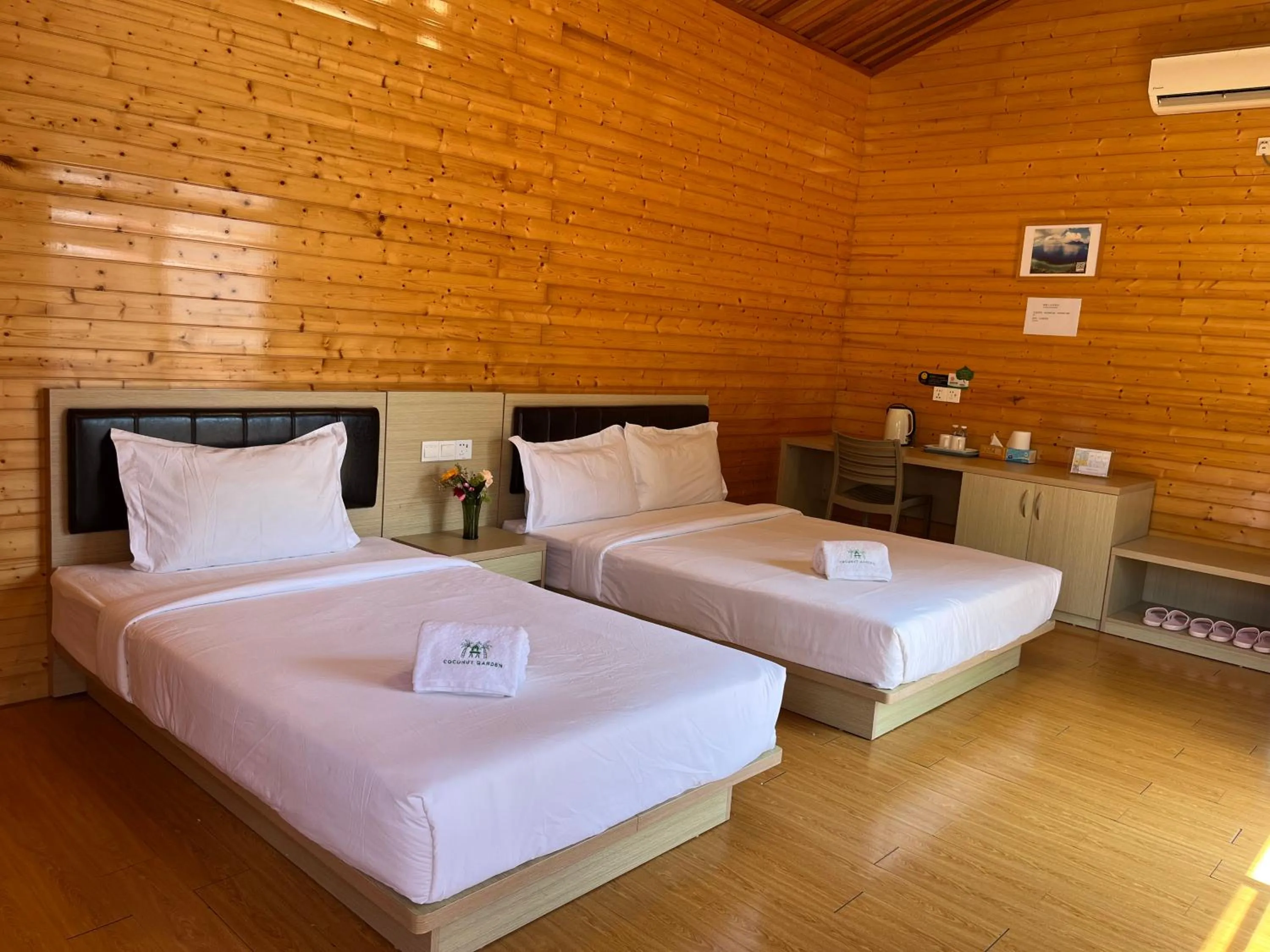 Bed in Coconut Garden Resort仙本那顺德人家棕榈园