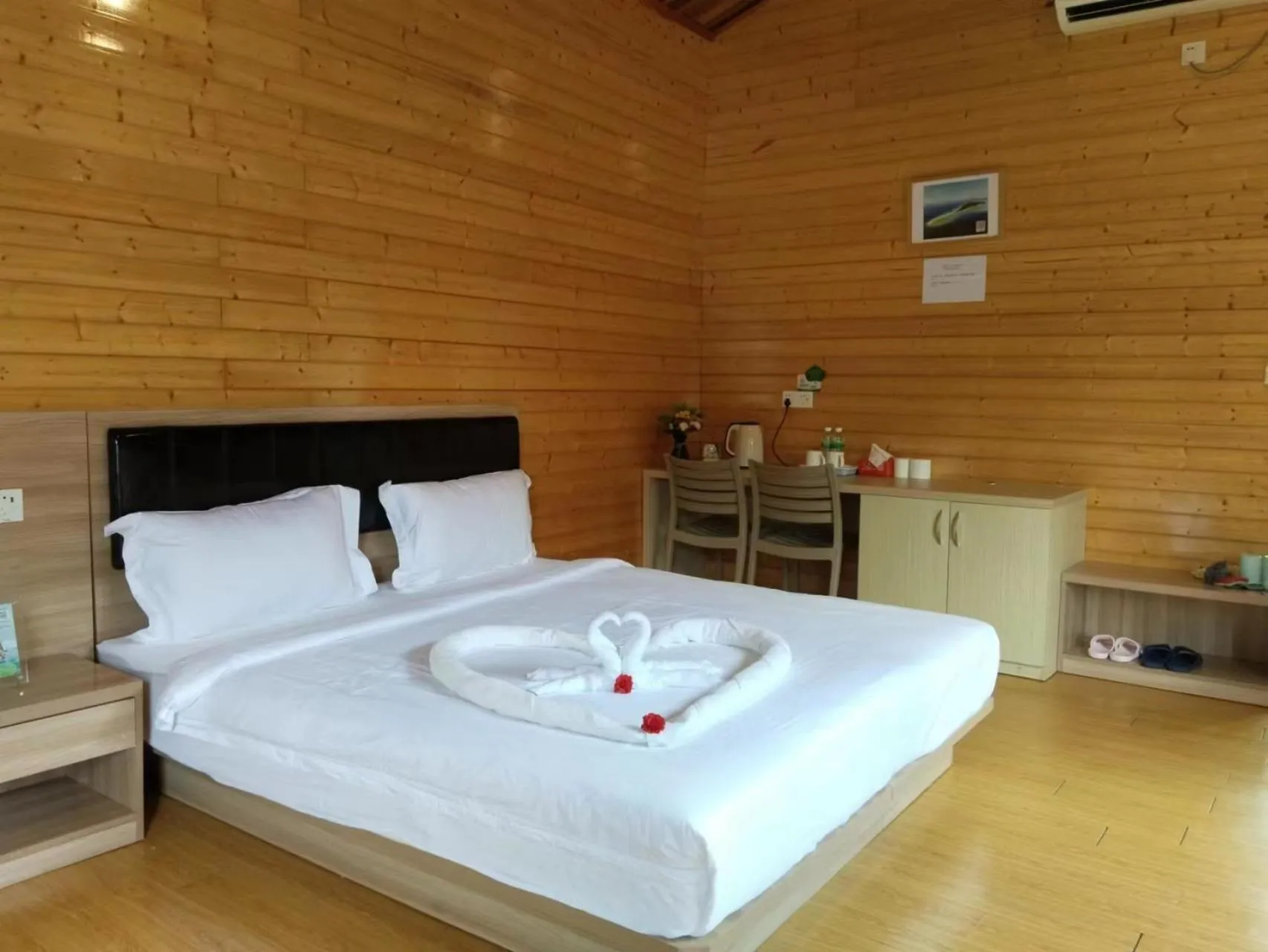 Bed in Coconut Garden Resort仙本那顺德人家棕榈园