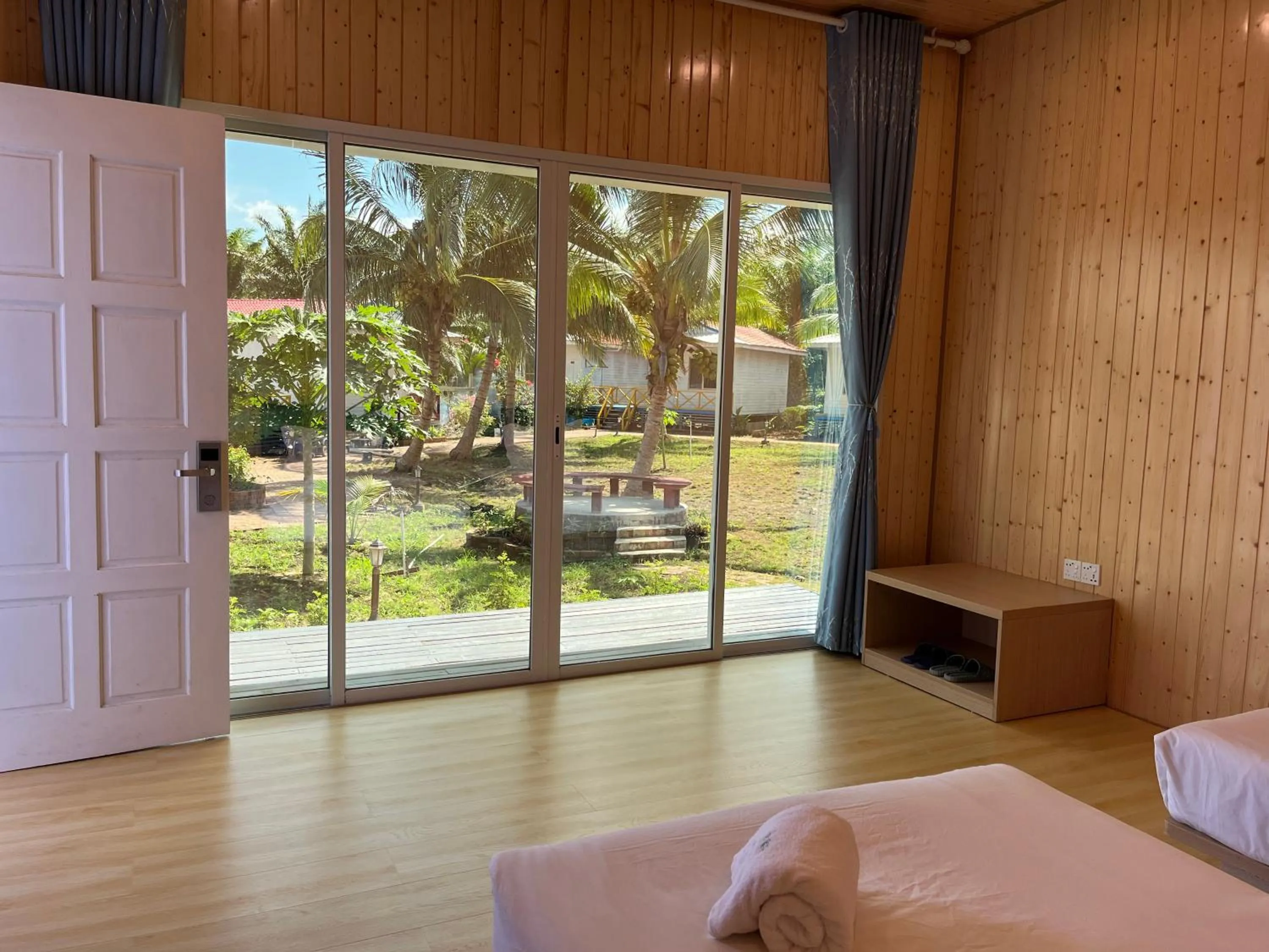 Bed in Coconut Garden Resort仙本那顺德人家棕榈园