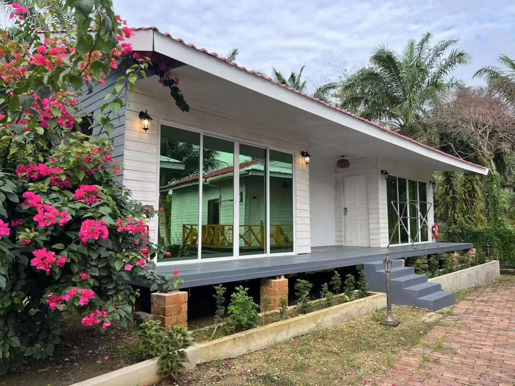 Double Room in Coconut Garden Resort仙本那顺德人家棕榈园 Double Room in Coconut Garden Resort仙本那顺德人家棕榈园