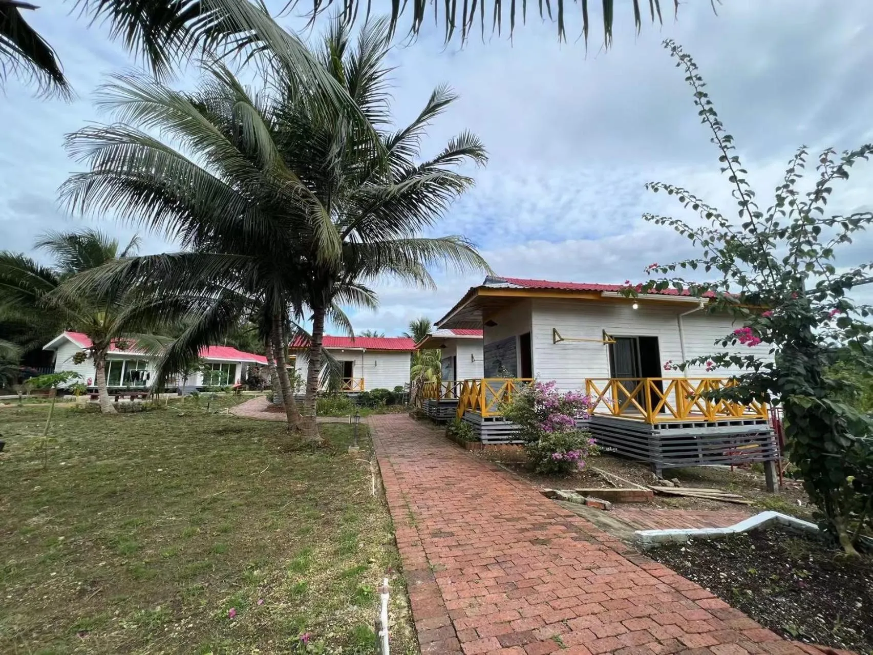 Coconut Garden Resort仙本那顺德人家棕榈园