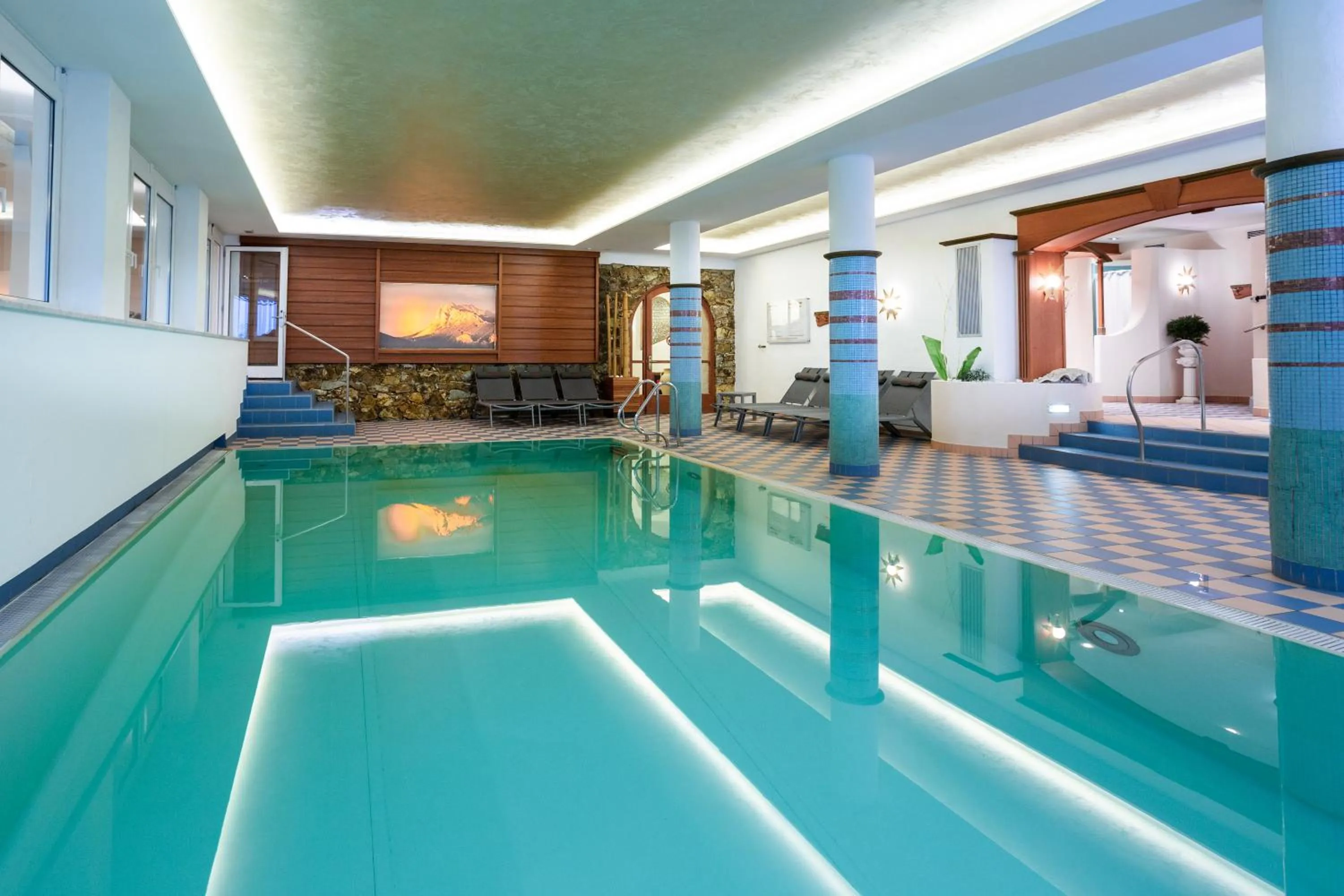 Swimming pool in Granpanorama Hotel StephansHof