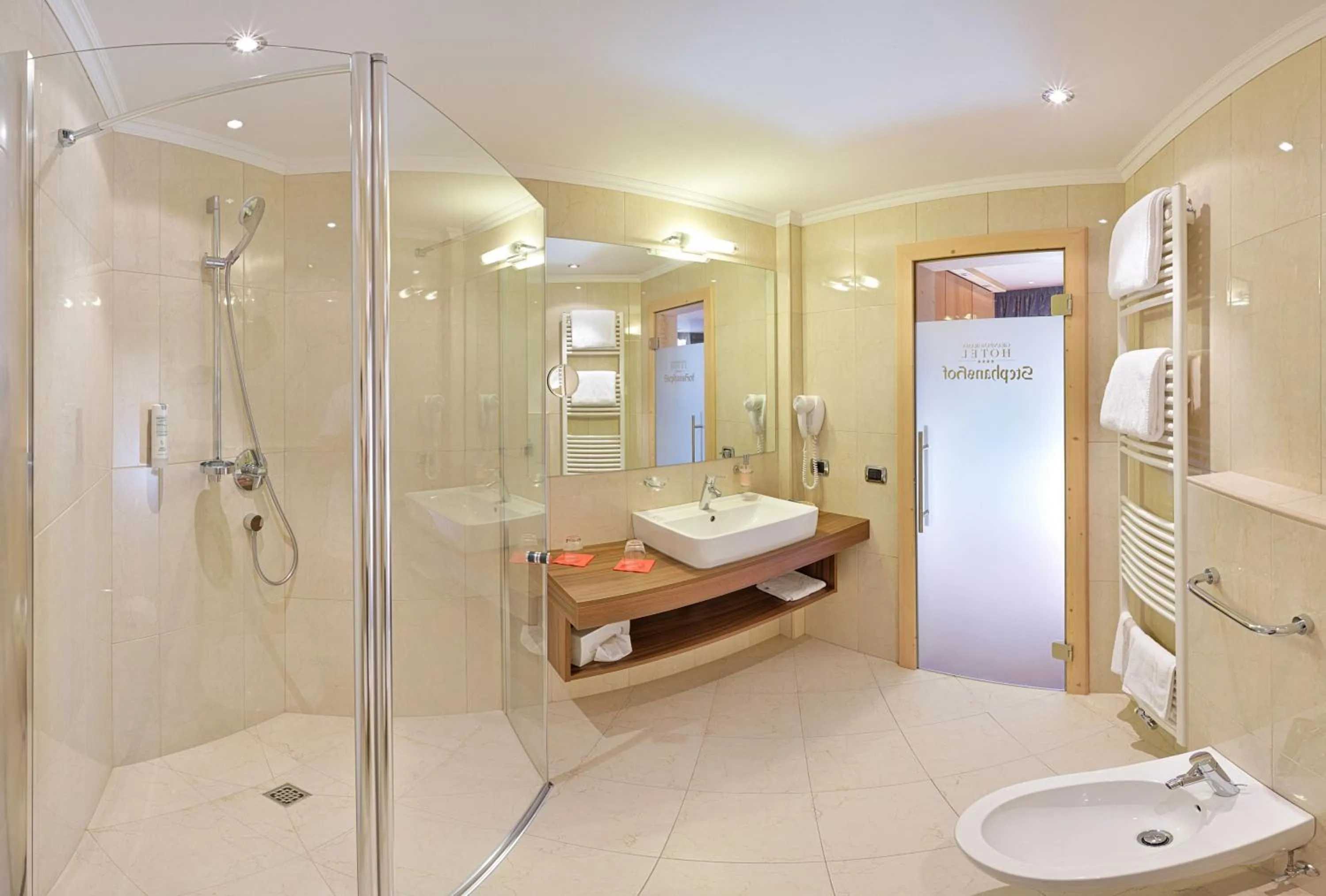 Bathroom in Granpanorama Hotel StephansHof