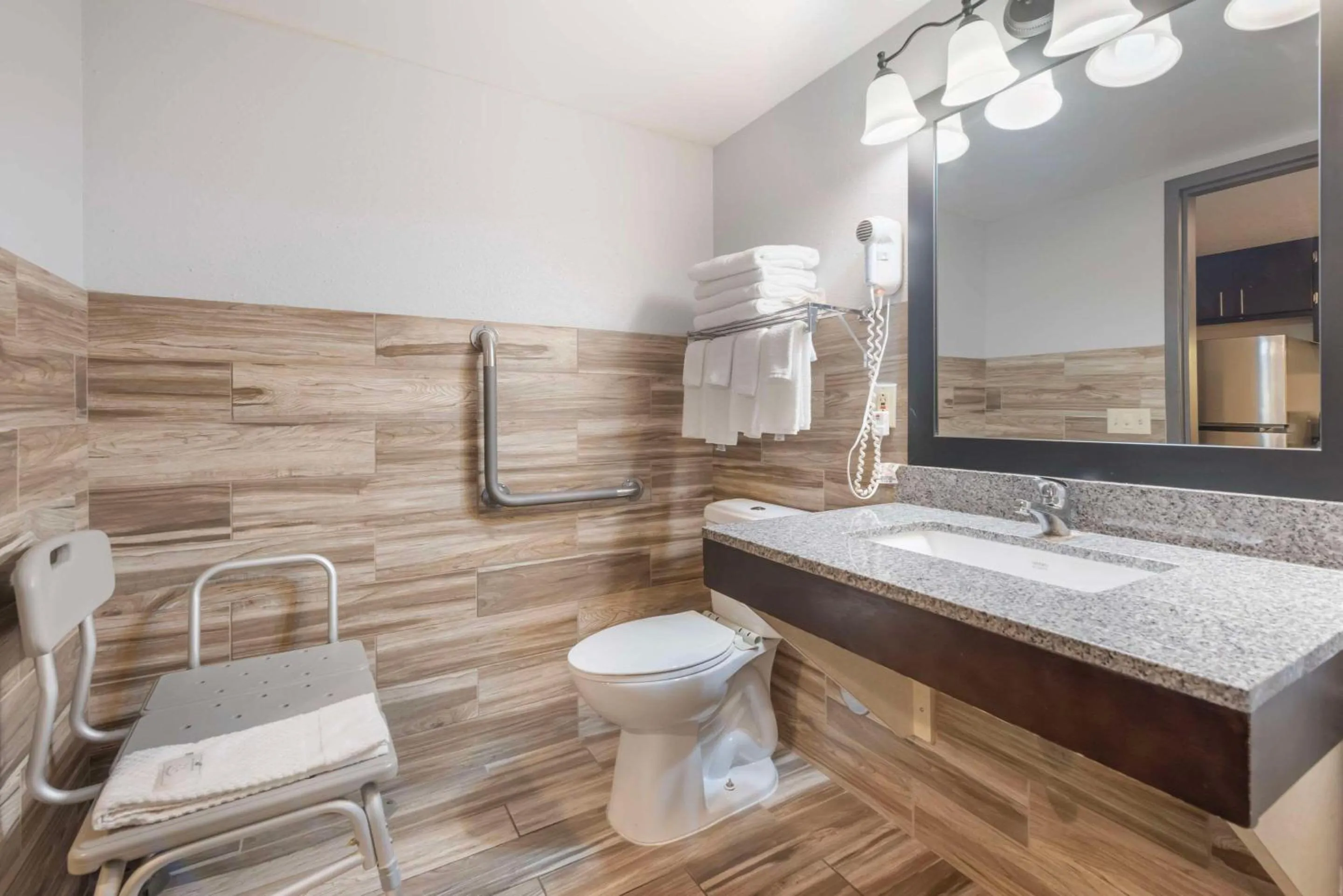 Shower in Quality Inn & Suites Mayo Clinic Area