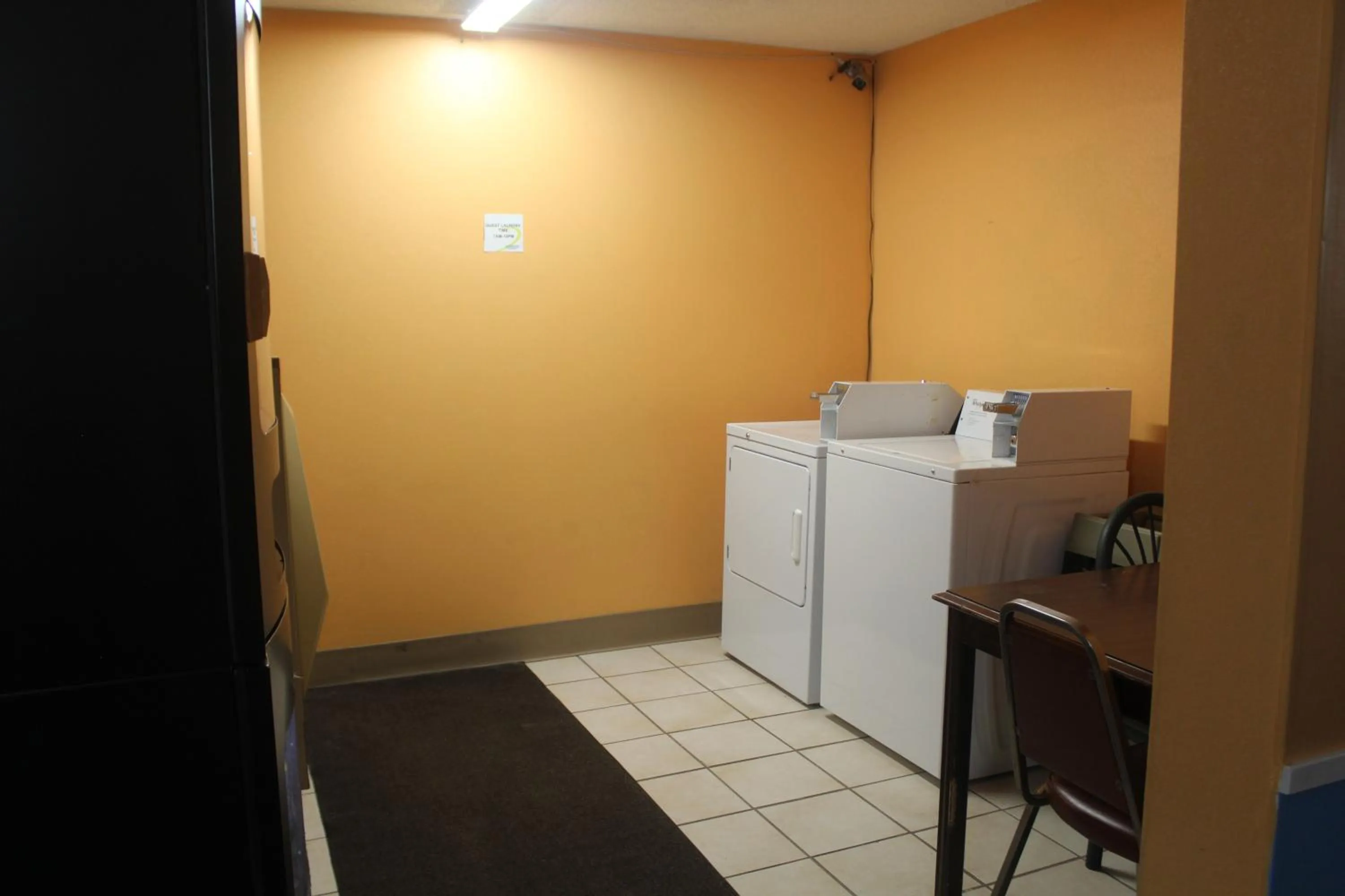 Property building in Extended Stay Warrenton Inn