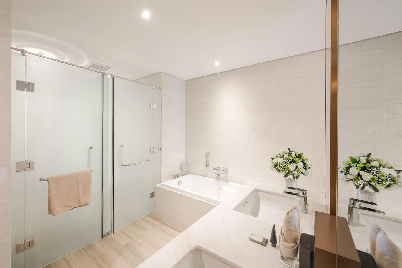 Bathroom in FLC Grand Hotel Samson