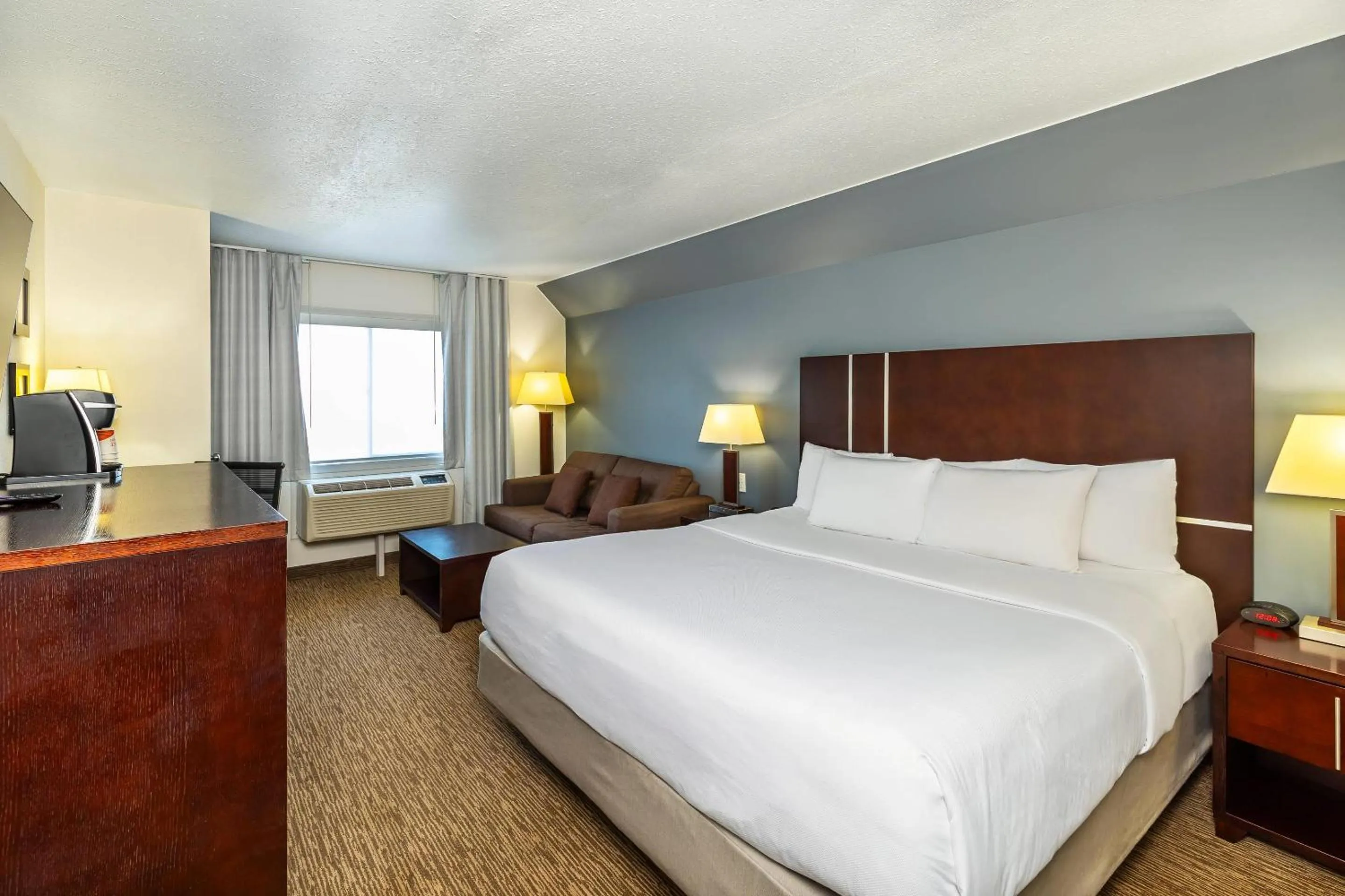 Bedroom, Bed in Comfort Inn & Suites